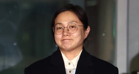 방송인 박나래와 법정 공방을 벌이고 있는 전 매니저 한 명이 법률대리인을 선임했다. 사진은 방송인 박나래 모습. /사진=뉴스
