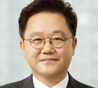          강석훈 성신여대 경제학과 교수