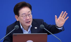 21일 청와대에서 열린 국무회의에서 이재명 대통령이 발언하고 있다. 이날 이 대통령은 코스피의 변동성을 키운 원인으로 지목되는 '단일종목 레버리지 상장지수펀드(ETF)'와 관련한 추가 보완대책을 주문했다. 