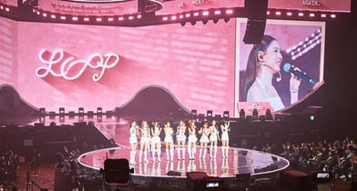 데뷔 10주년을 맞아 재결합한 그룹 아이오아이(I.O.I)가 9년 만에 콘서트를 개최했다. 사진은 그룹 아이오아이가 29일 저녁 8시 잠실 실내체육관에서 '2026. I.O.I CONCERT TOUR : LOOP IN SEOUL'(아이오아이 콘서트 투어 : 루프 인 서울) 무대에 오른 모습. /사진=스윙엔터테인먼트