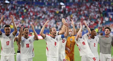 영국 BBC 크리스 서튼 축구 해설위원이 잉글랜드 축구 국가대표팀이 2026 국제축구연맹(FIFA) 북중미 월드컵 결승전에 진출할 것이라고 말했다. 사진은 지난 11일(현지시각) 미국 플로리다주 마이애미 가든스 마이애미 스타디움에서 열린 월드컵 8강전에서 이긴 잉글랜드 대표팀이 기뻐한 모습. /로이터=뉴스