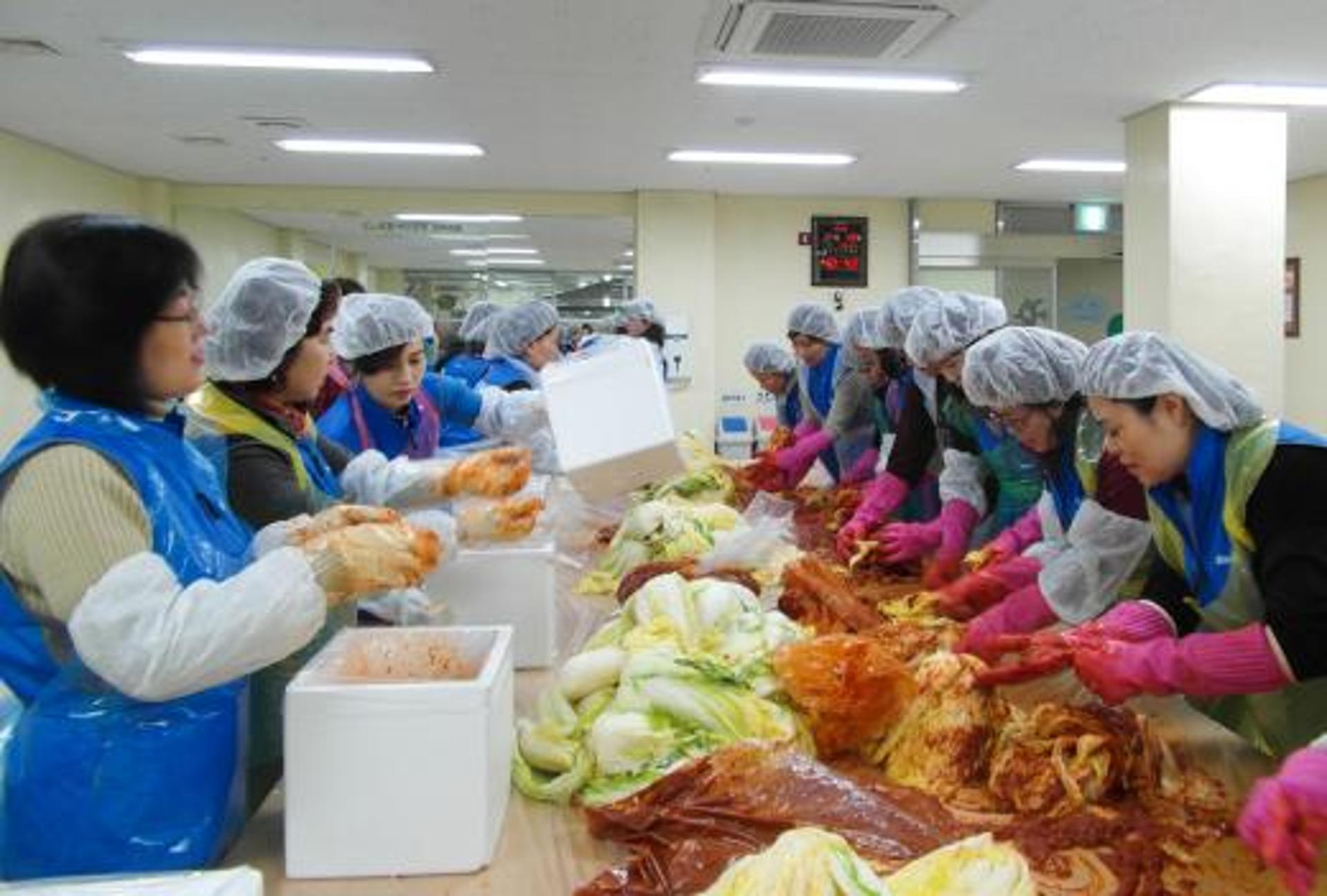 알리안츠생명 광주지역단, 장애인 가정에 김장 김치 전달