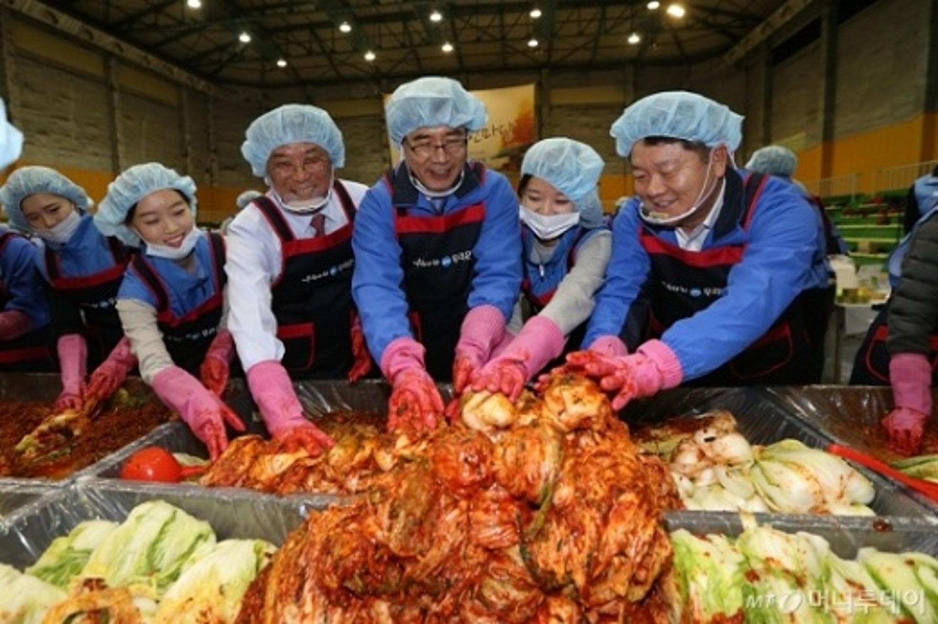 우리은행, ‘김장 나눔 한마당’ 행사 실시