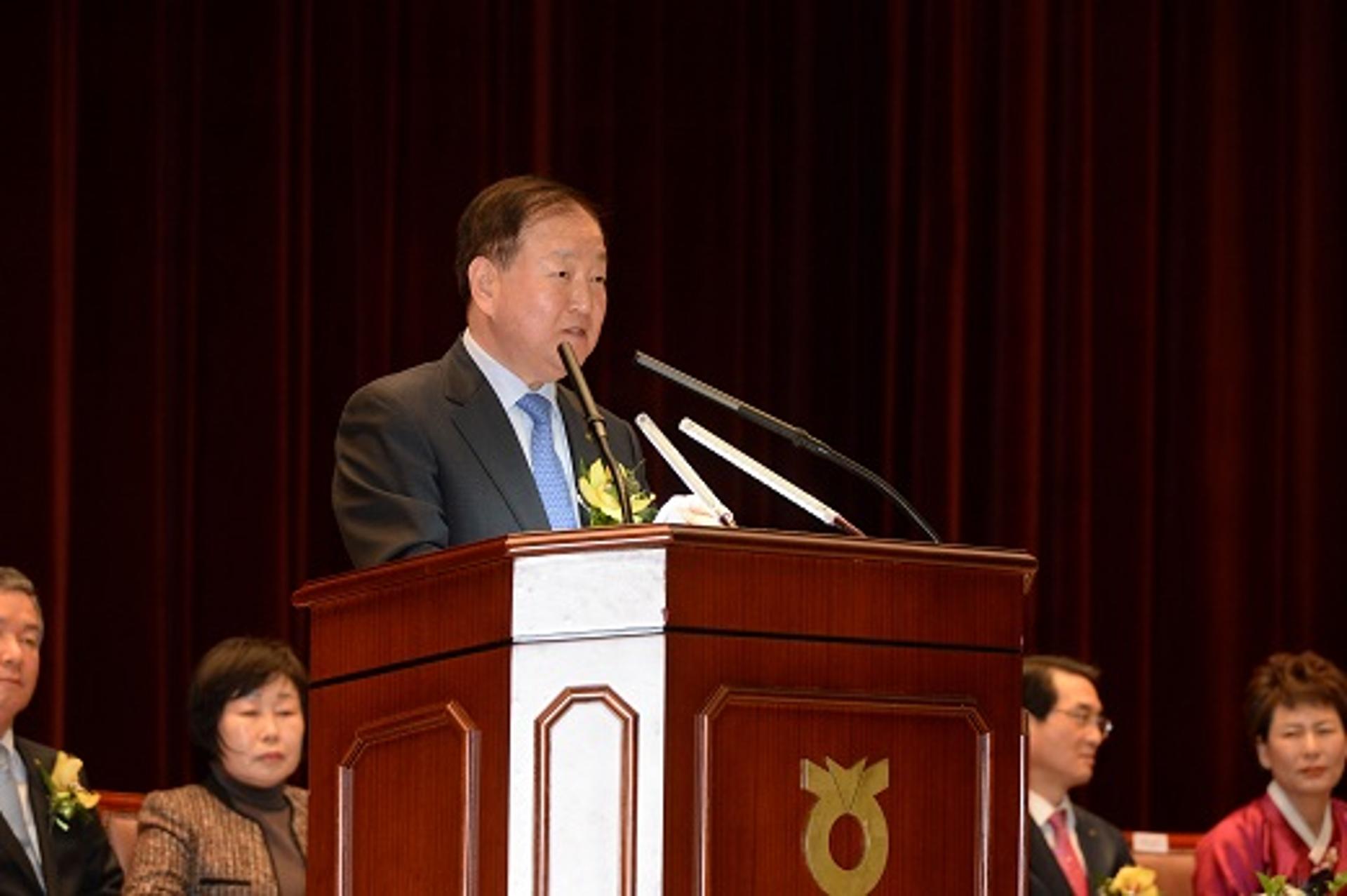 김주하 농협은행장 퇴임 “지난 35년간 꿈길을 걸어온 기분”