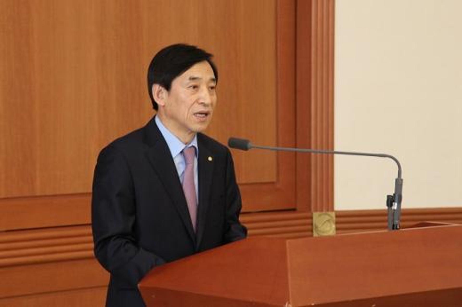 이주열 총재 "우리나라 경제성장률 3% 밑돌 수 있다"