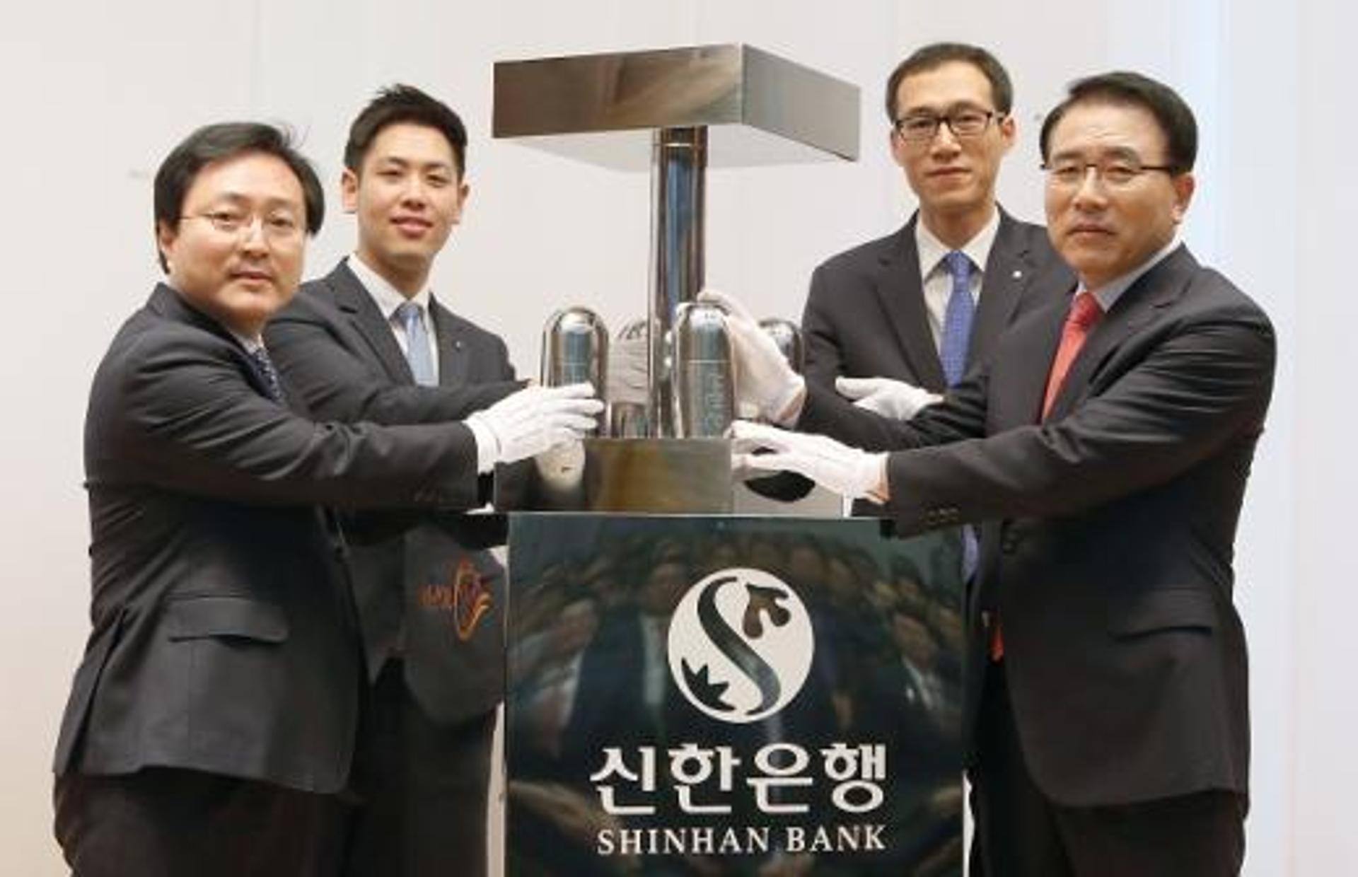 조용병 신한은행장 "2020년 순익 2조, 글로벌 비중 20% 달성 목표"