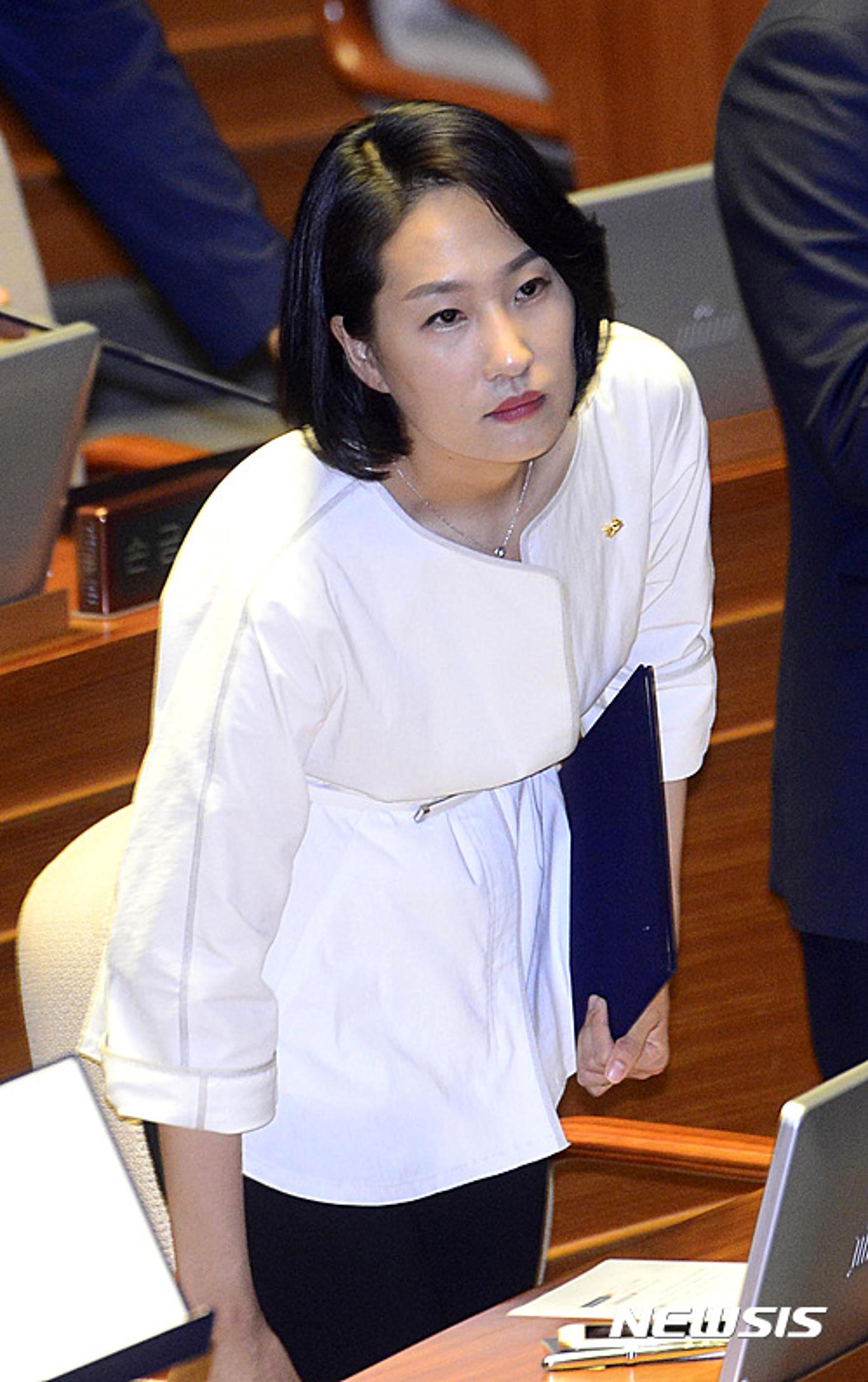 박지원 원내대표 "국민의당 김수민, '참신한 청년'으로 발탁됐을 것… 검찰 '수사 결과' 기다리겠다"