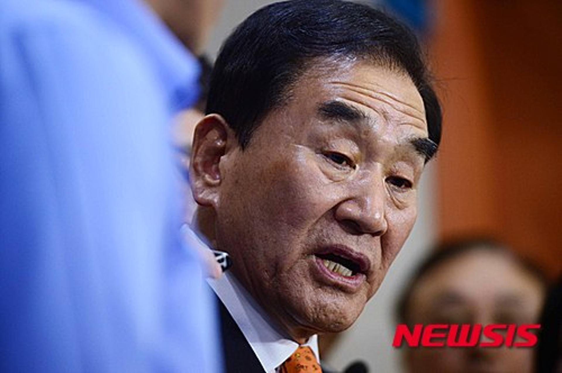 이재오 전 의원, 친이계 만찬 회동서 "내 길 가겠다"