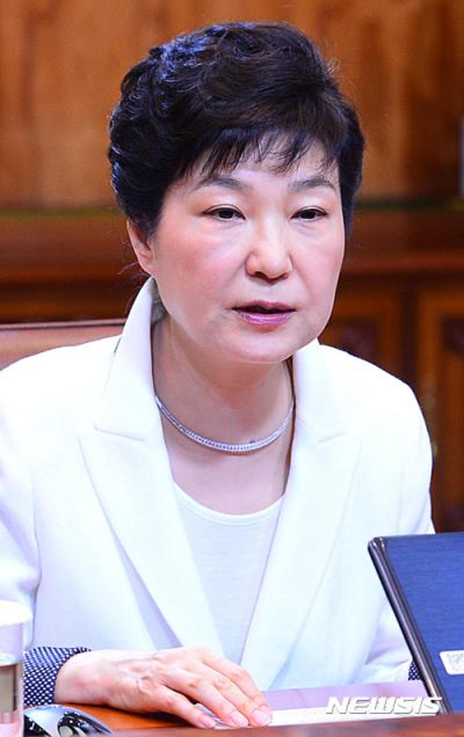 [박 대통령 수석비서관회의] "국민역량 결집 위해 8·15 특별사면 실시"(속보)
