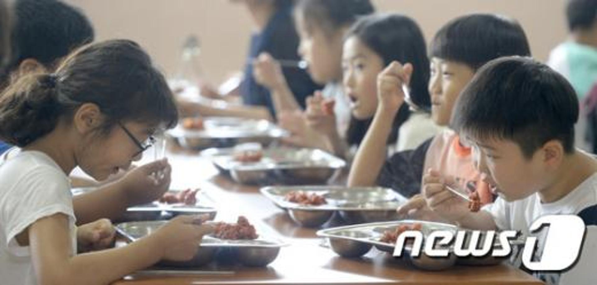 학교급식 식중독, 내일(24일)부터 합동점검… 잇단 사고에 앞당겨 실시