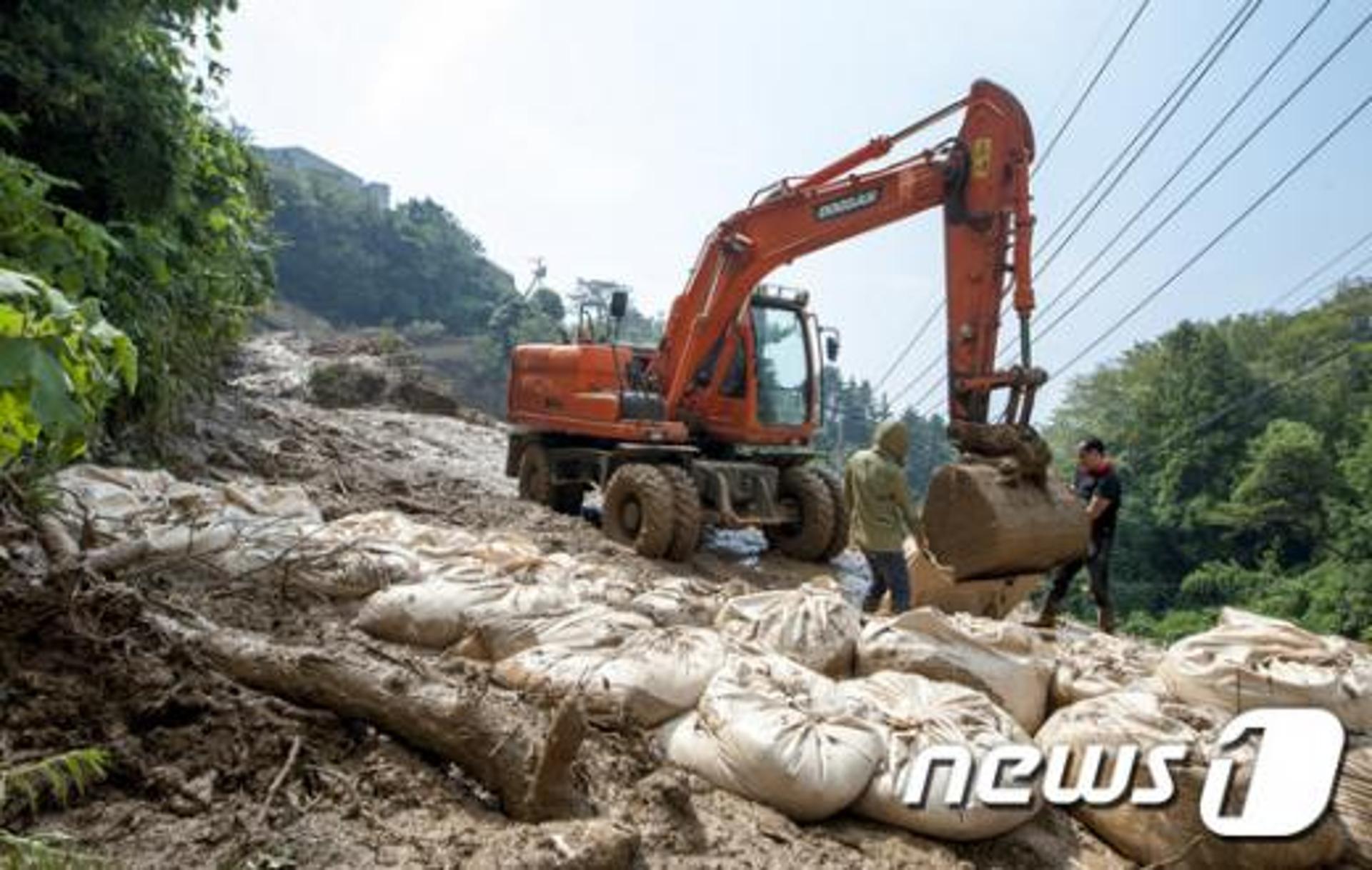 울릉도 복구, 해병대 나섰다… 사흘간 UH-60 헬기로 300여명 긴급 투입