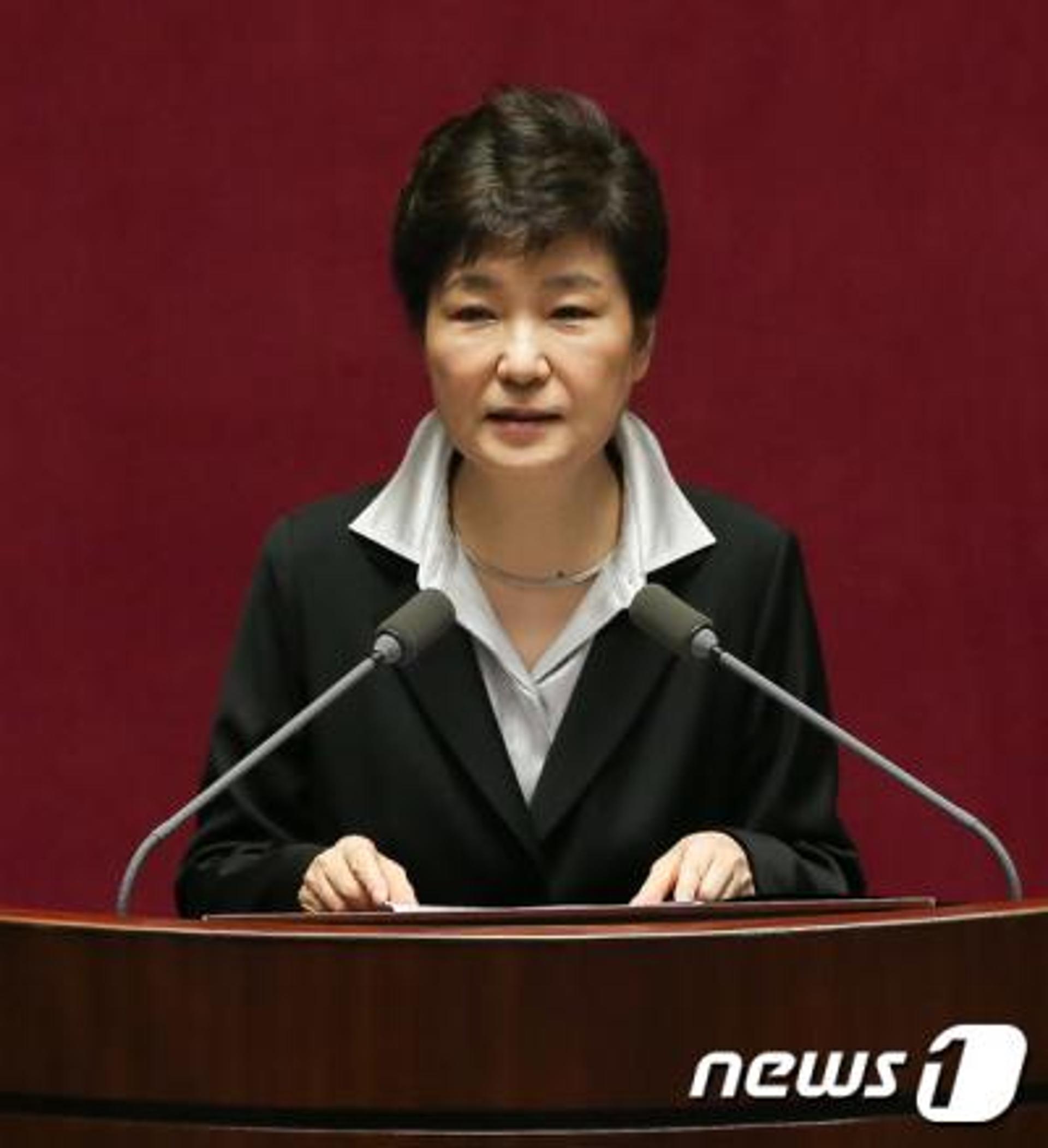 [박근혜 대통령 시정연설] ""국가적 정책 현안 토론·책임 정치 실종"(속보)