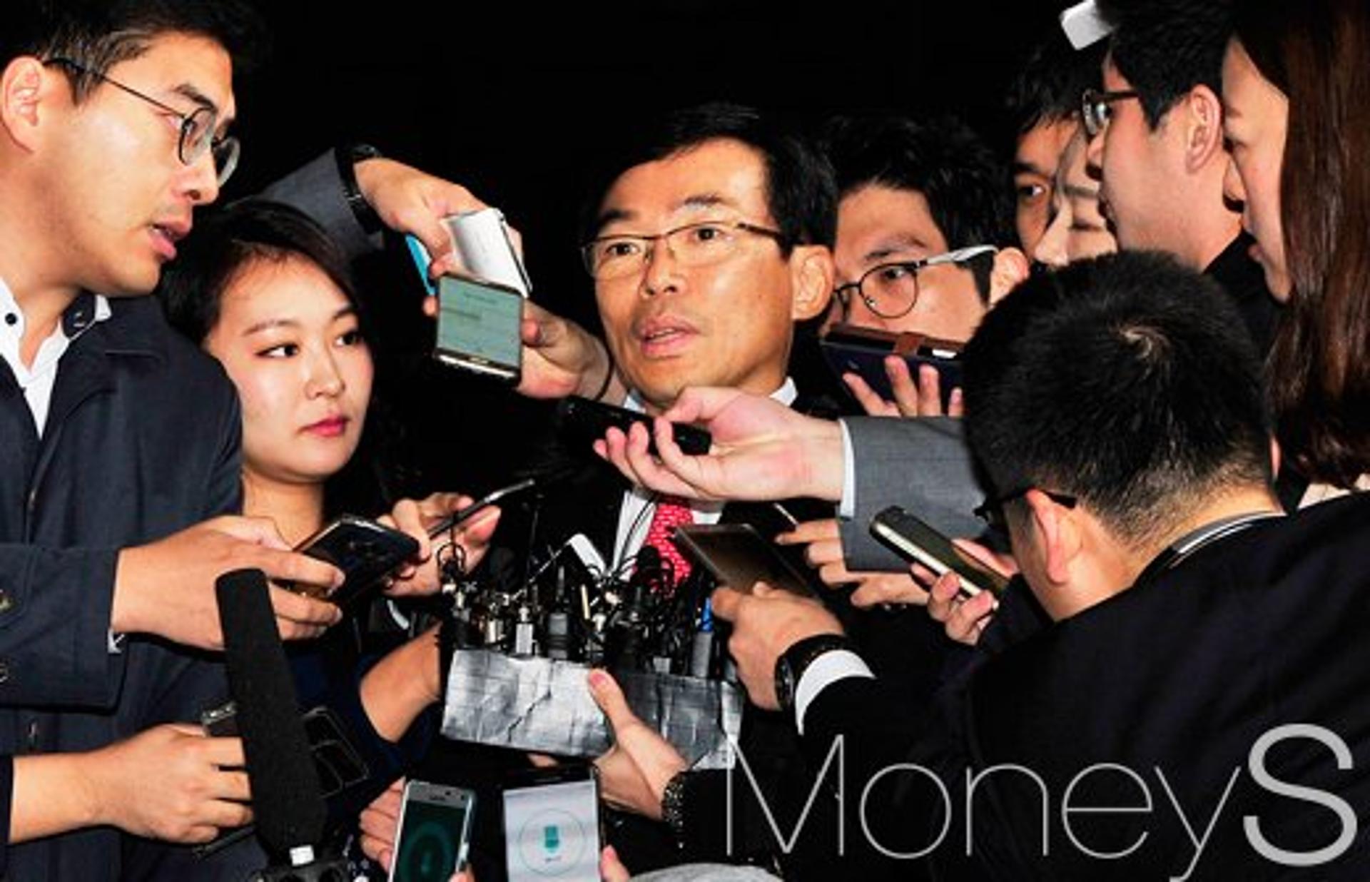 이승철 검찰 소환, “조사에 성실히”… “조사에 성실히”… “조사에 성실히”