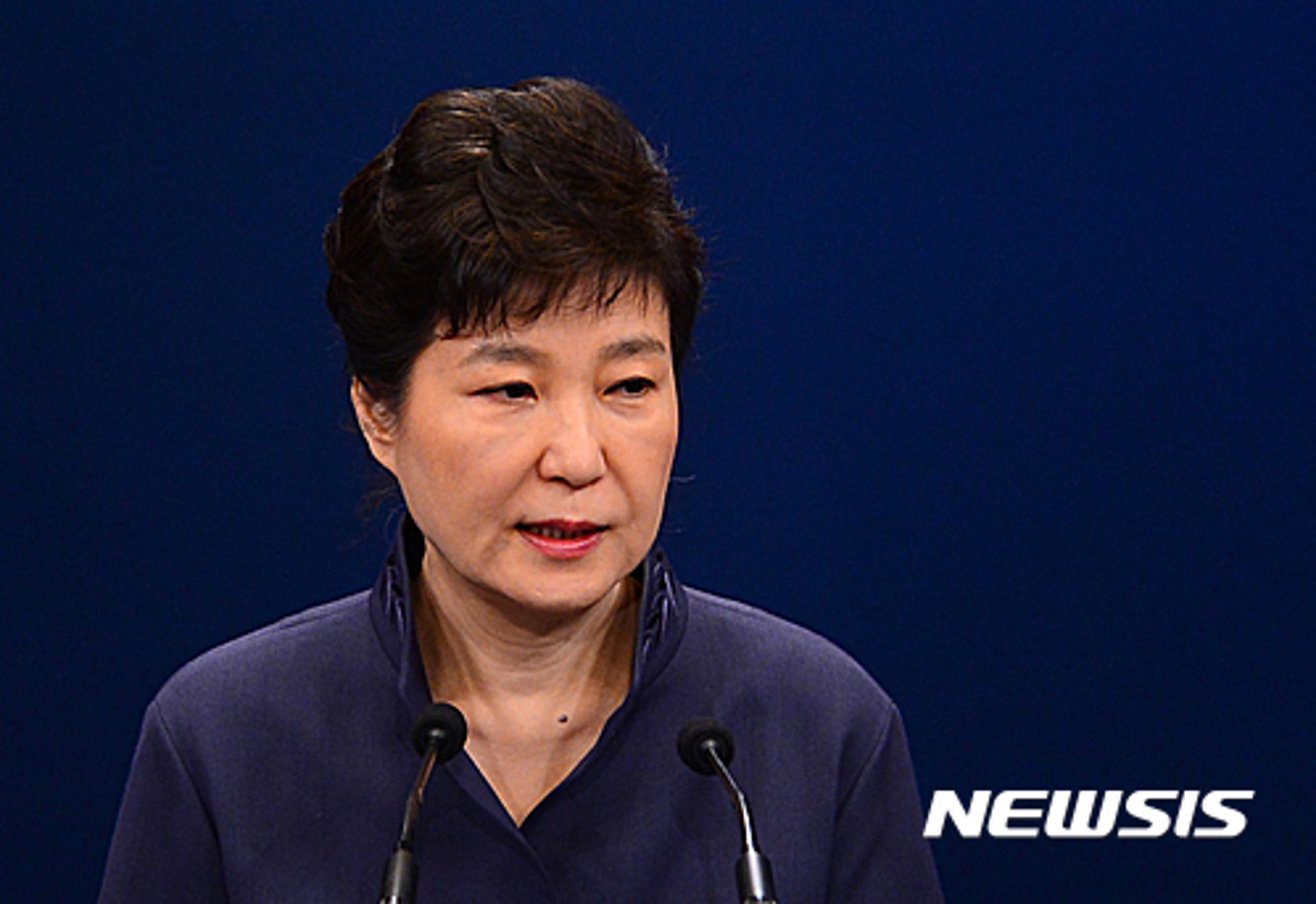 [박근혜 지지율] 한자릿수 추락… 60세이상·TK·여당 지지층, 절반이 등 돌렸다