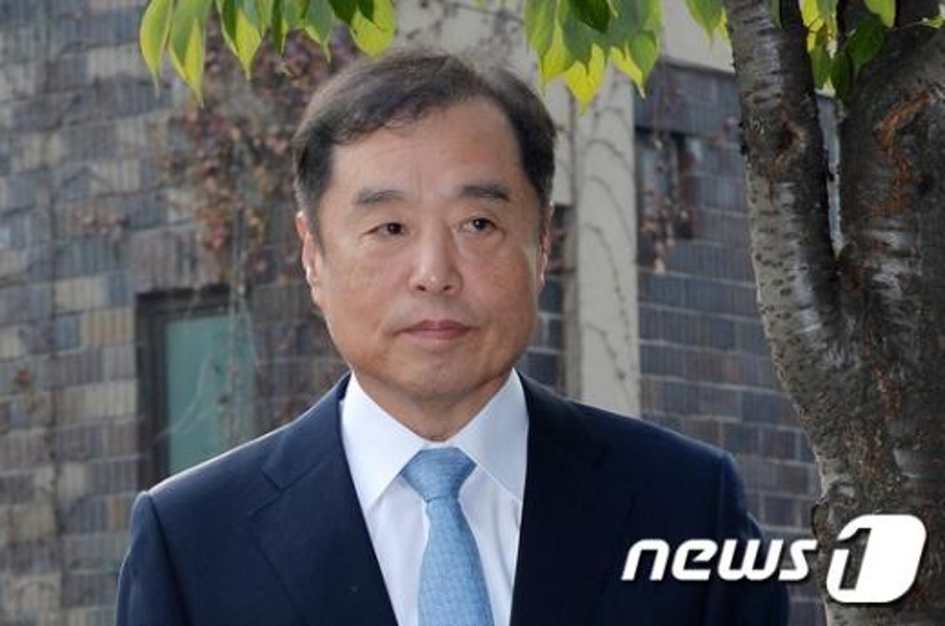 [김병준 기자회견] "개헌, 국민·국회가 주도해야"(속보)