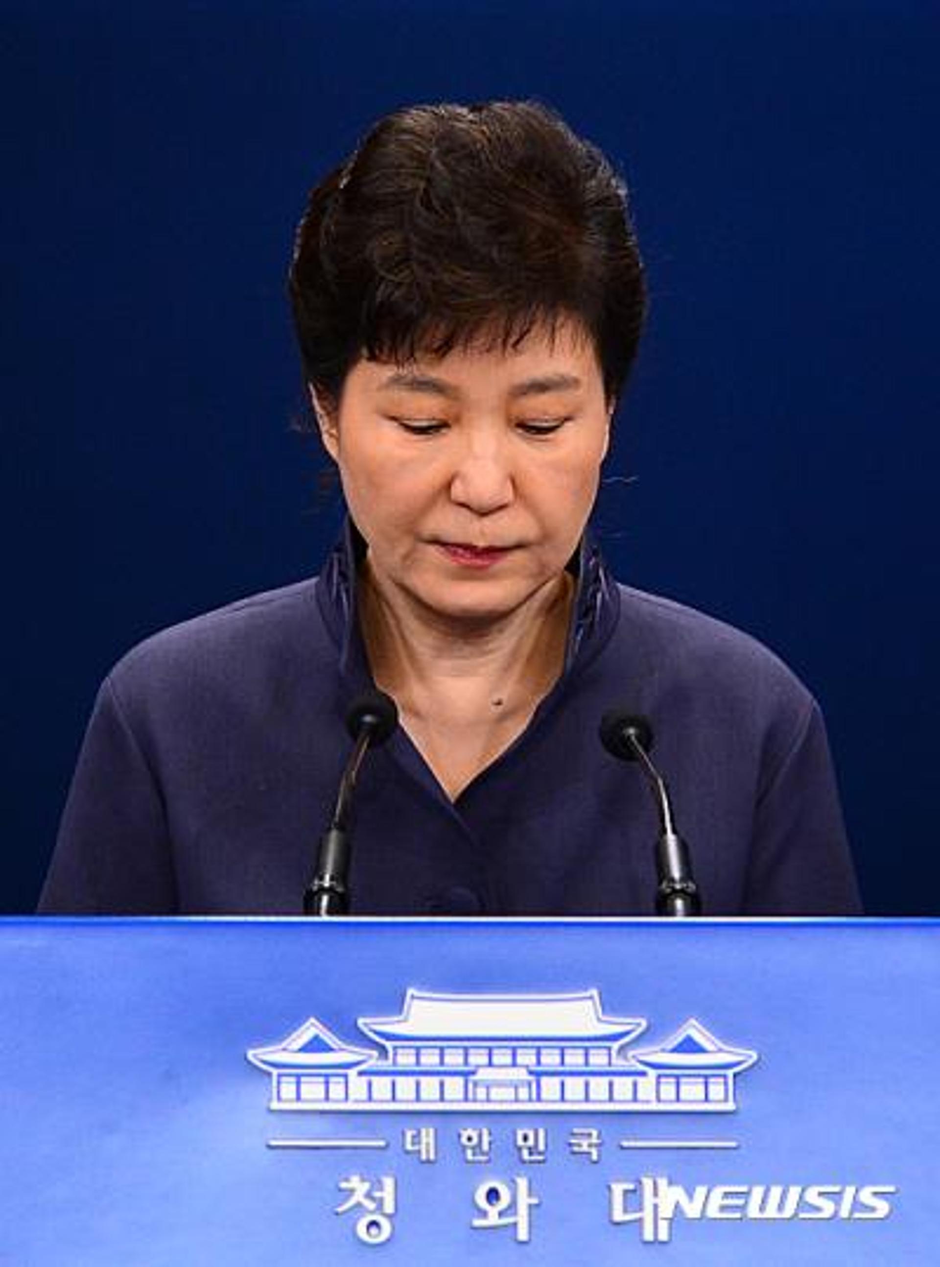 [박근혜 대통령 대국민 담화] "최순실 사건으로 실망·염려 끼쳐 사과"(속보)