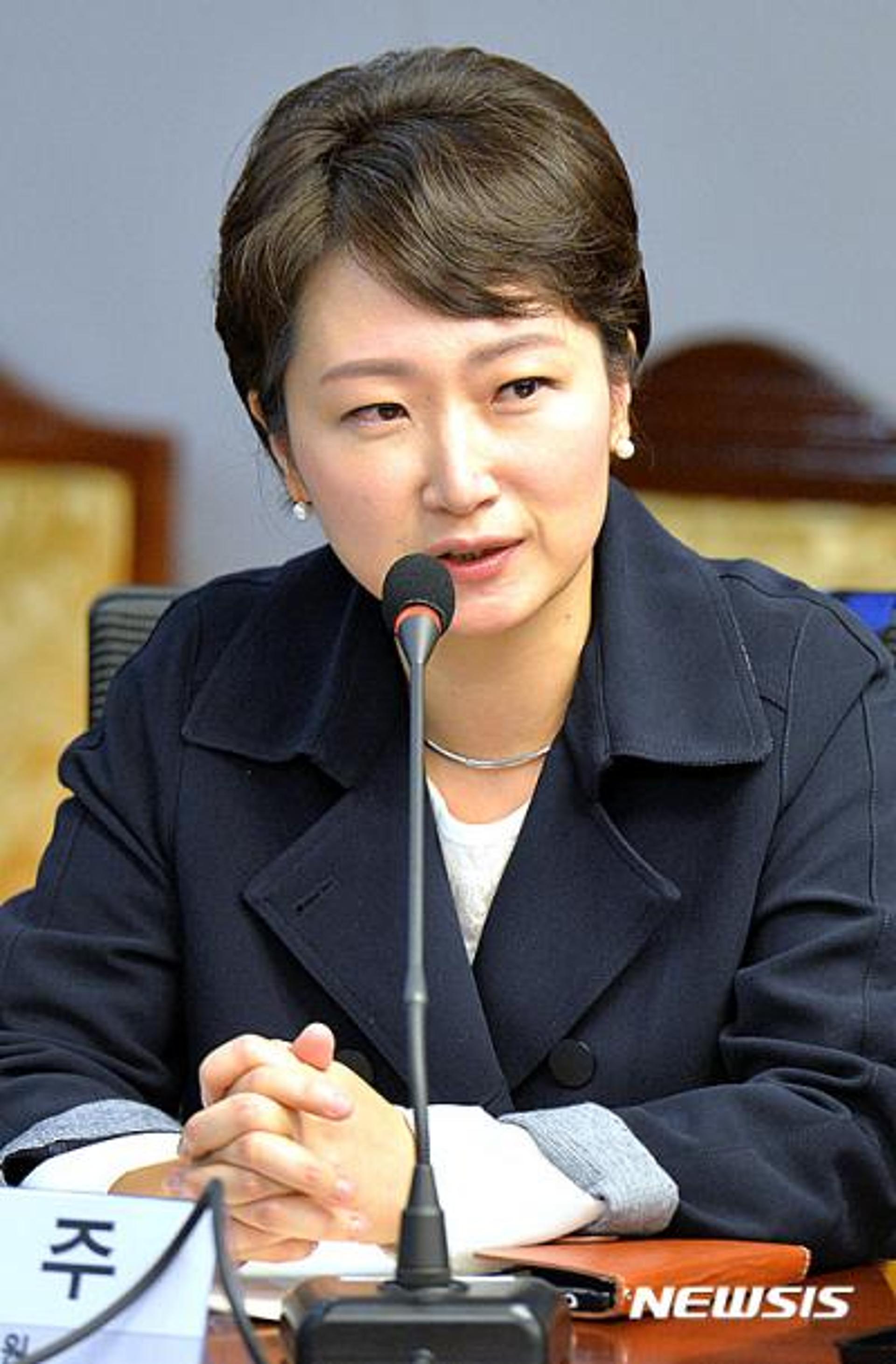 이언주 국회의원 "김병준 지명 철회 없을 시 탄핵소추안 발의 착수해야"