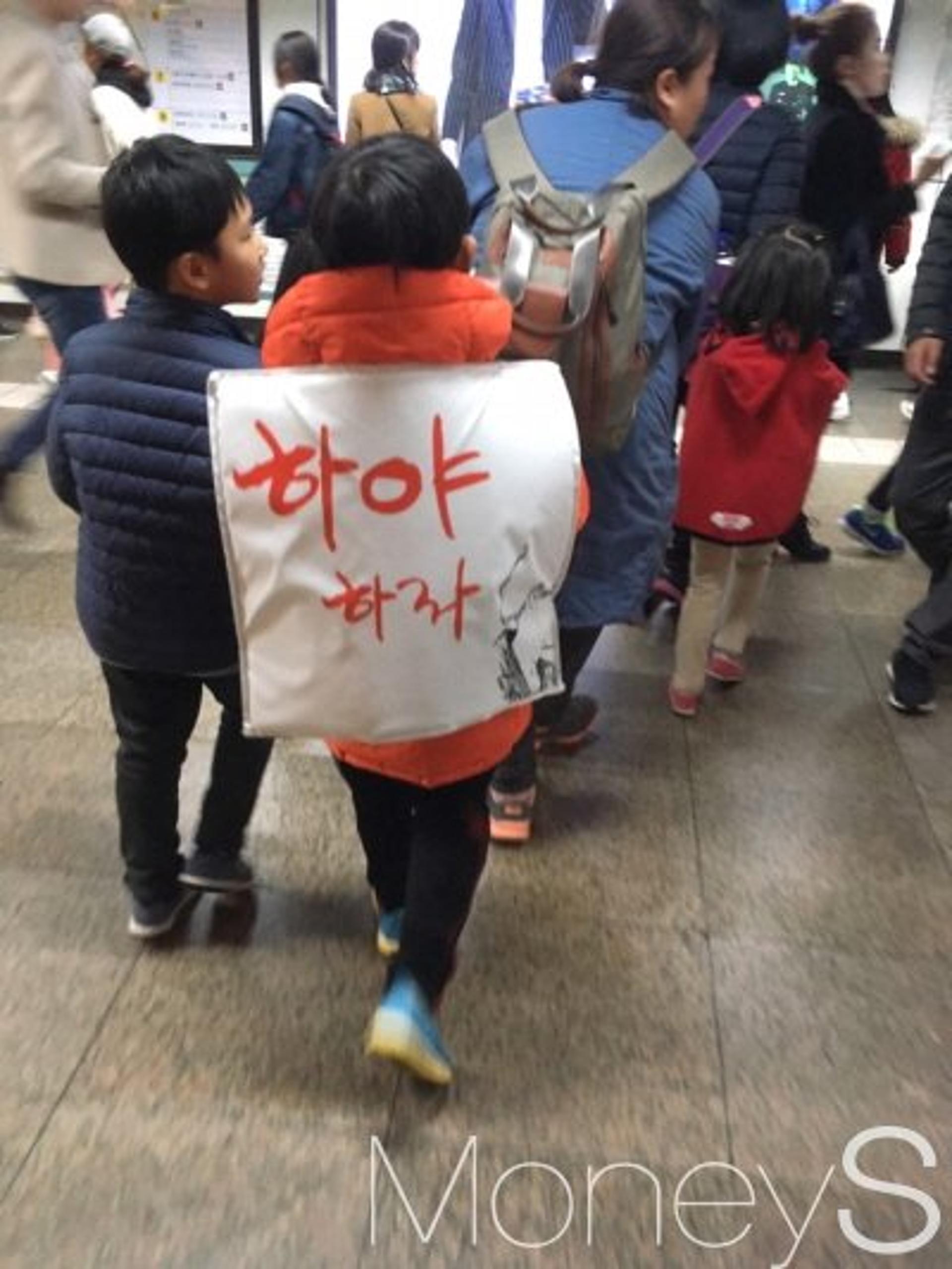 [머니S포토-이시간 광화문] 꼬마의 분노, ‘하야하라’