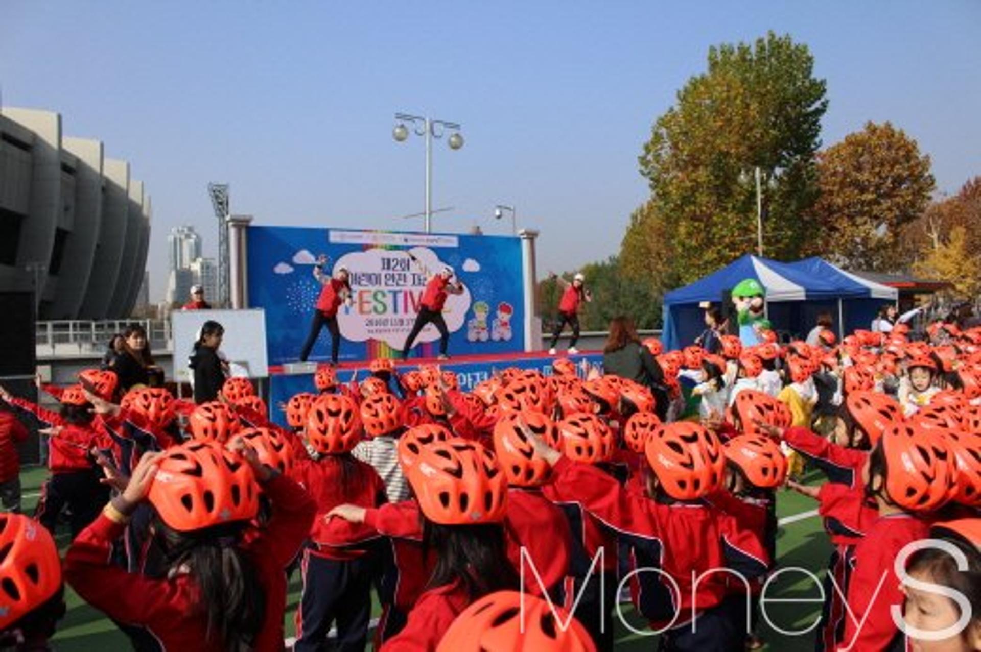 [머니S포토] '어린이 안전 자전거 페스티벌' 개막