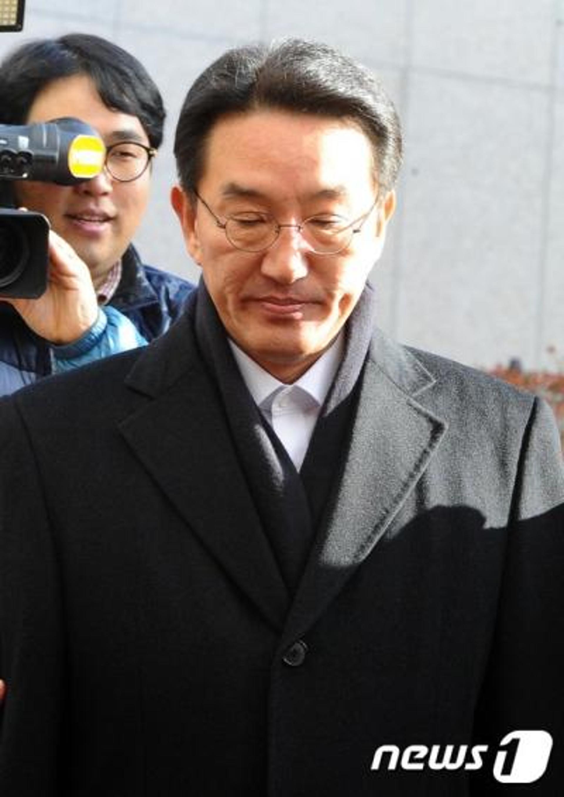 '해운대 엘시티 비리' 현기환, 피의자로 검찰 출석 "성실히 답변하겠다"