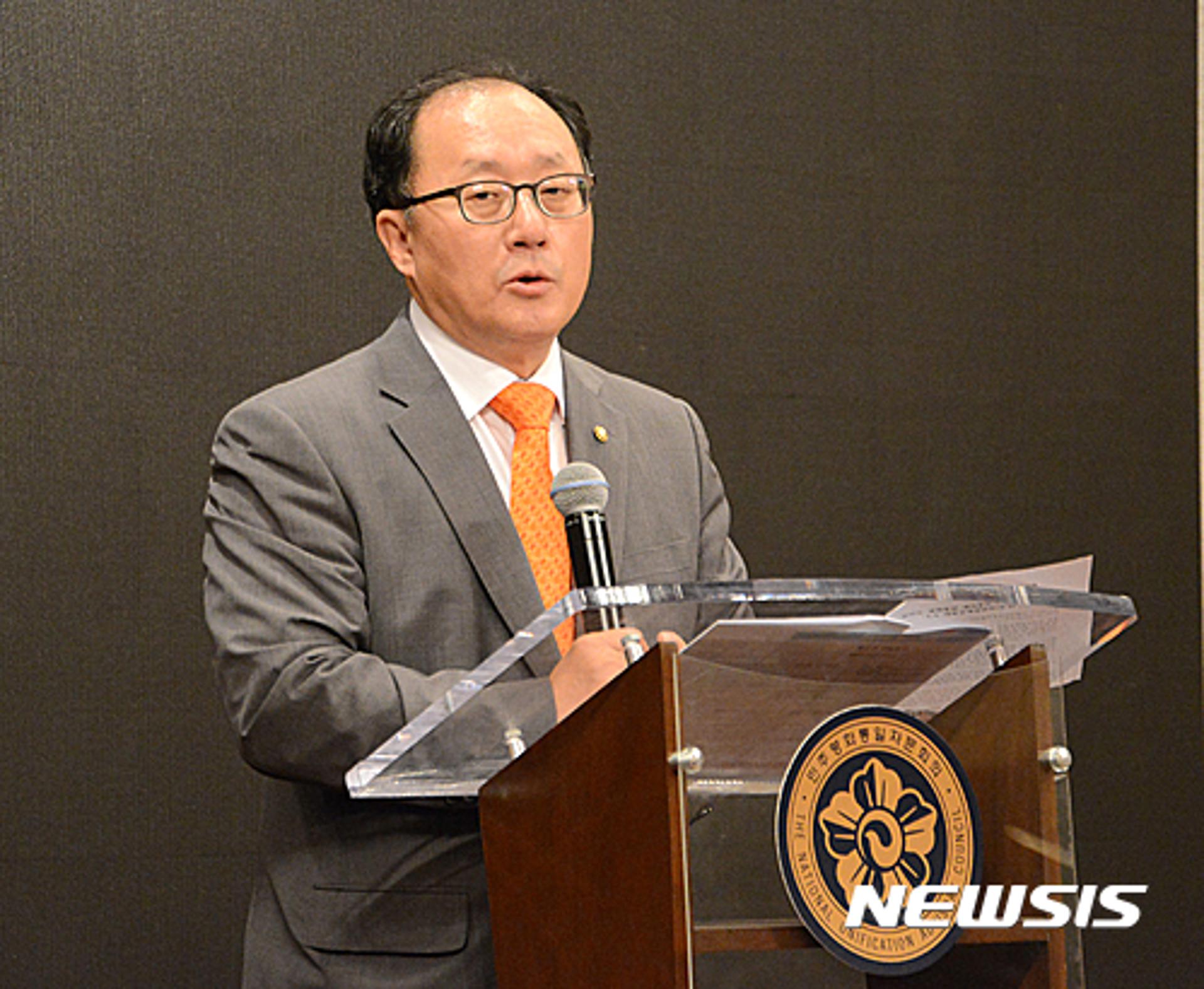 유호열 "촛불집회도 참석했다"… '대통령님 위한 기도' 해명