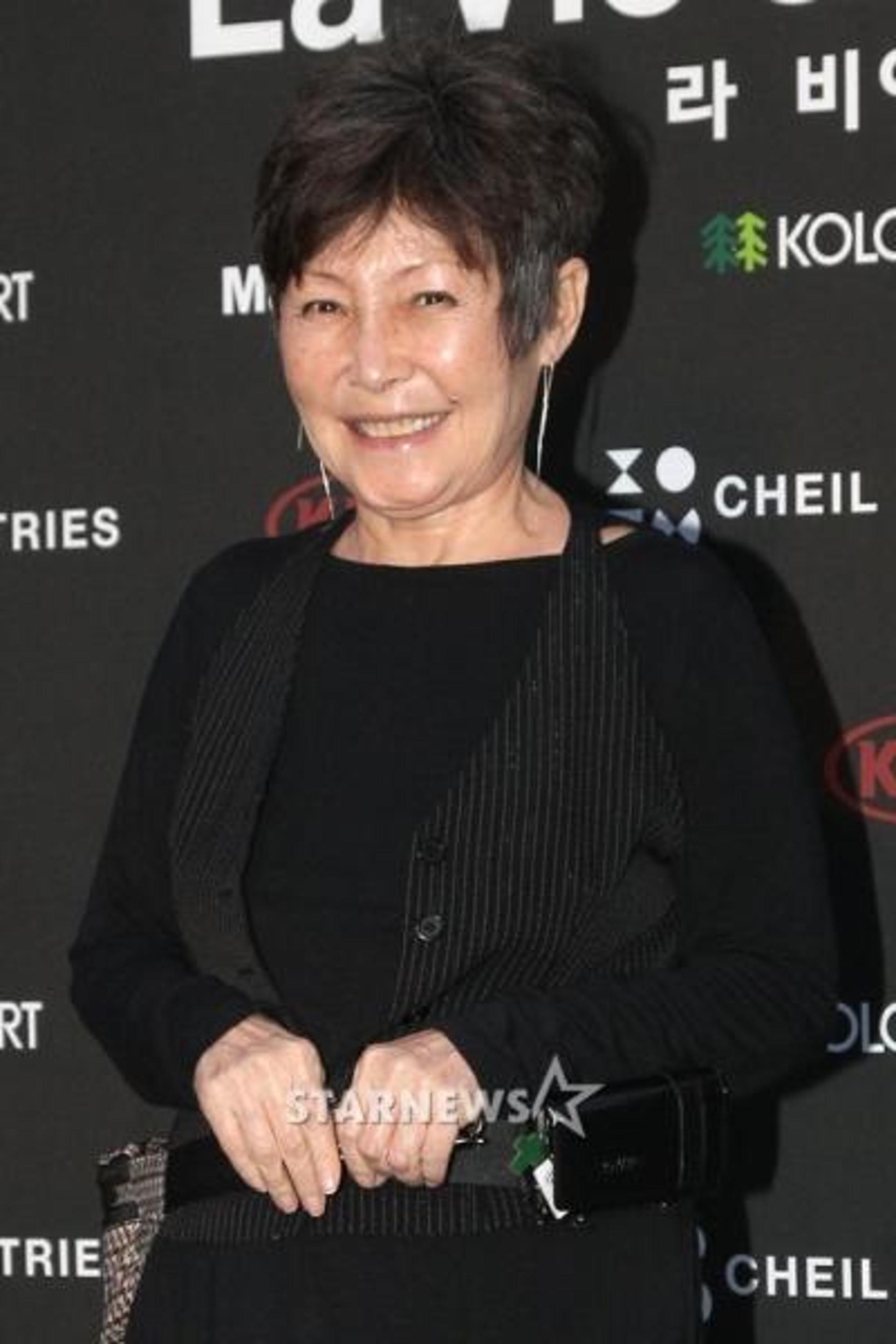 윤복희, 빨갱이 언급 논란 해명 "저 역시 촛불들고 시위나갔다, 진짜 빨갱이는…"