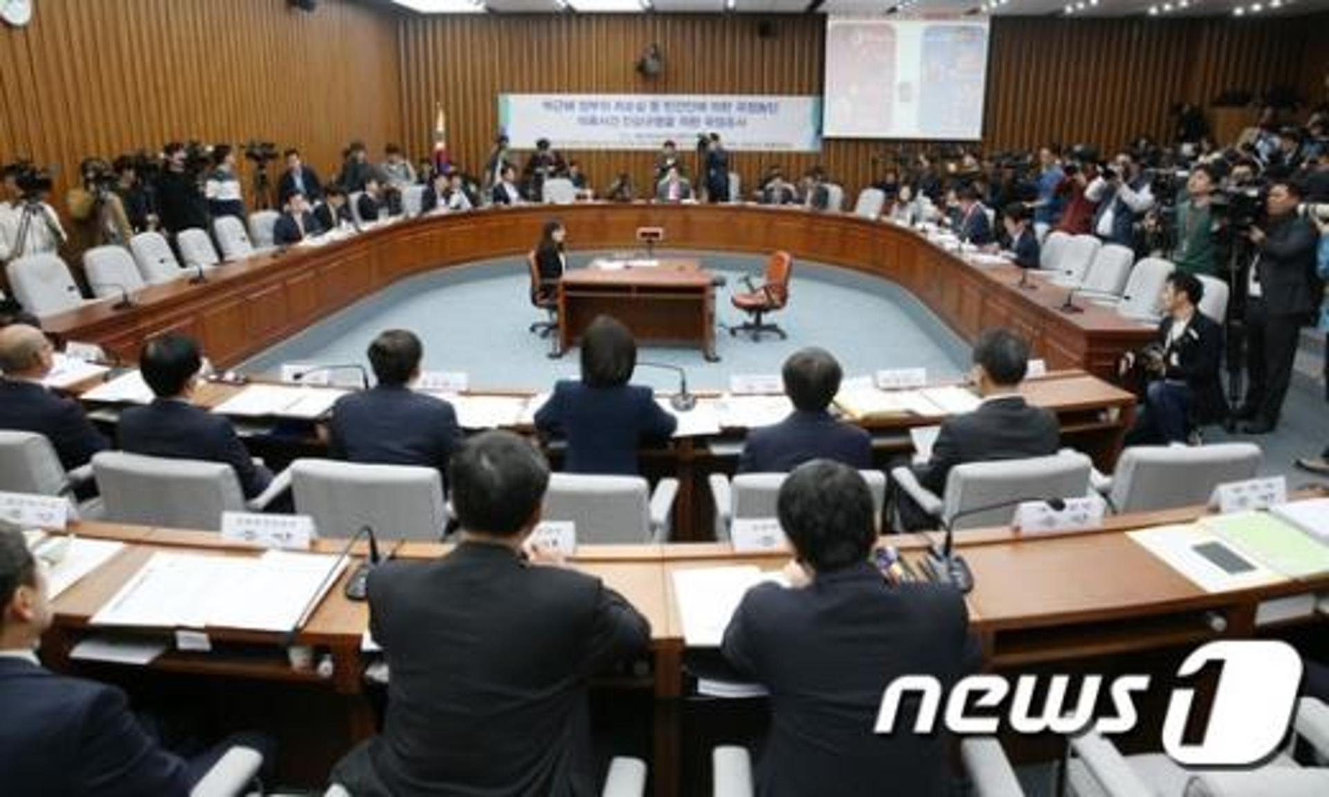 [국정조사 청문회] 여야 의원 17명, 7분씩 질문 뒤 추가질의(속보)