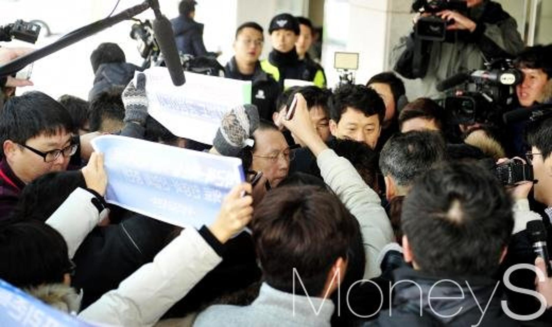 [국회 2차 청문회] 김기춘 "세월호 시신 인양, 주무부서에서 최선"(속보)