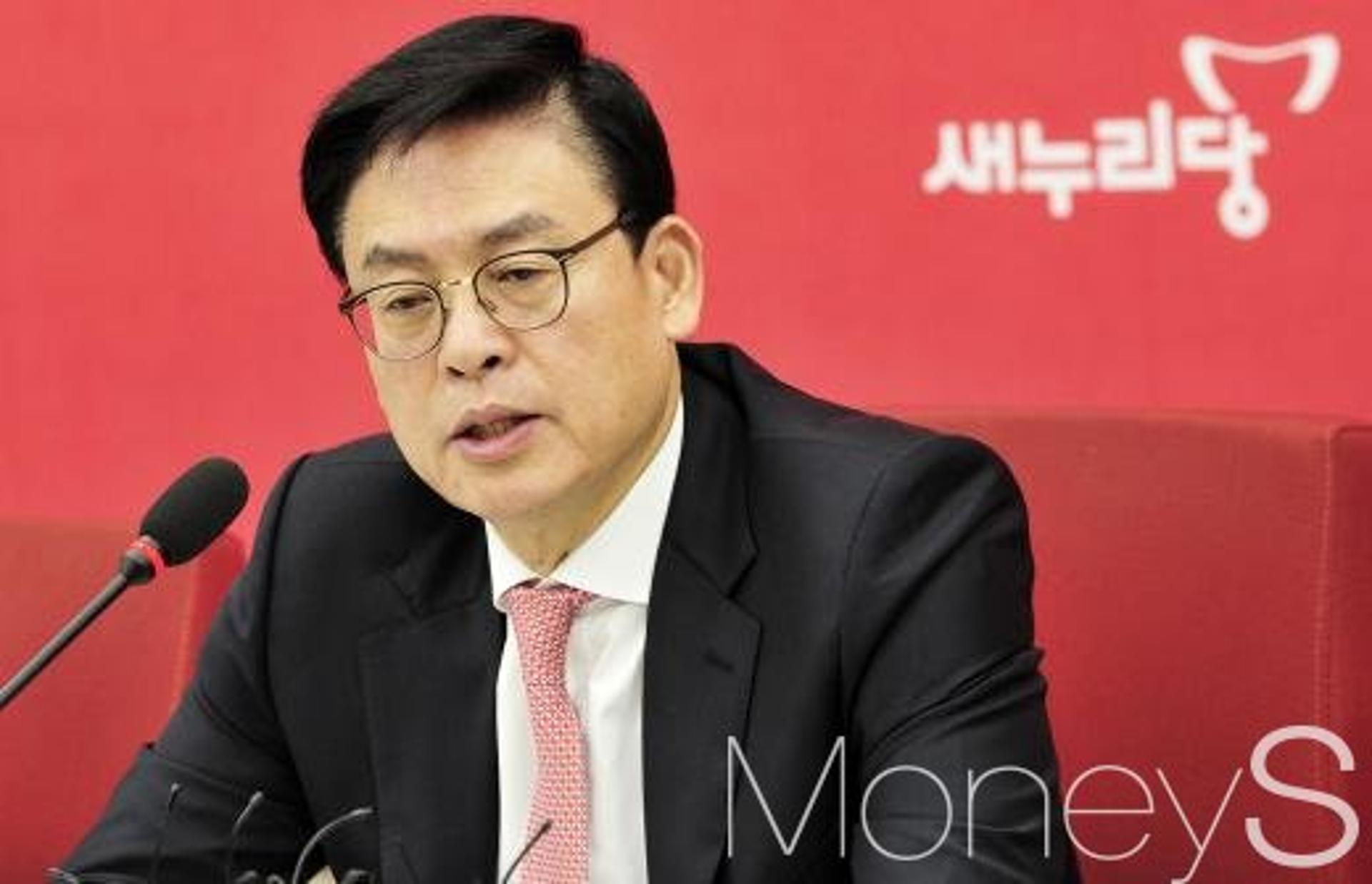 [새누리 의총] 정우택 "금도 넘는 언사 너무 횡행… 반성해야"(속보)