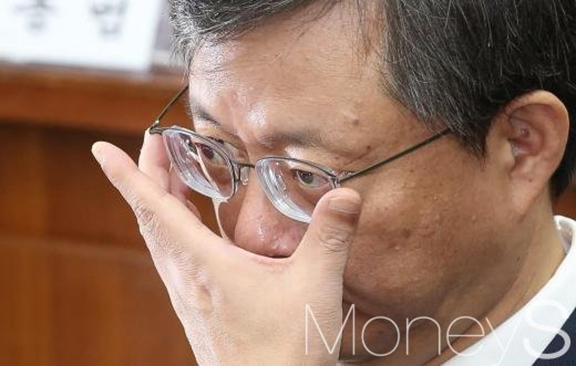 [5차 청문회] 우병우 전 민정수석 "해경 압수수색 때 윤대진 검사와 통화, 업무 지시 아닌 상황 파악"