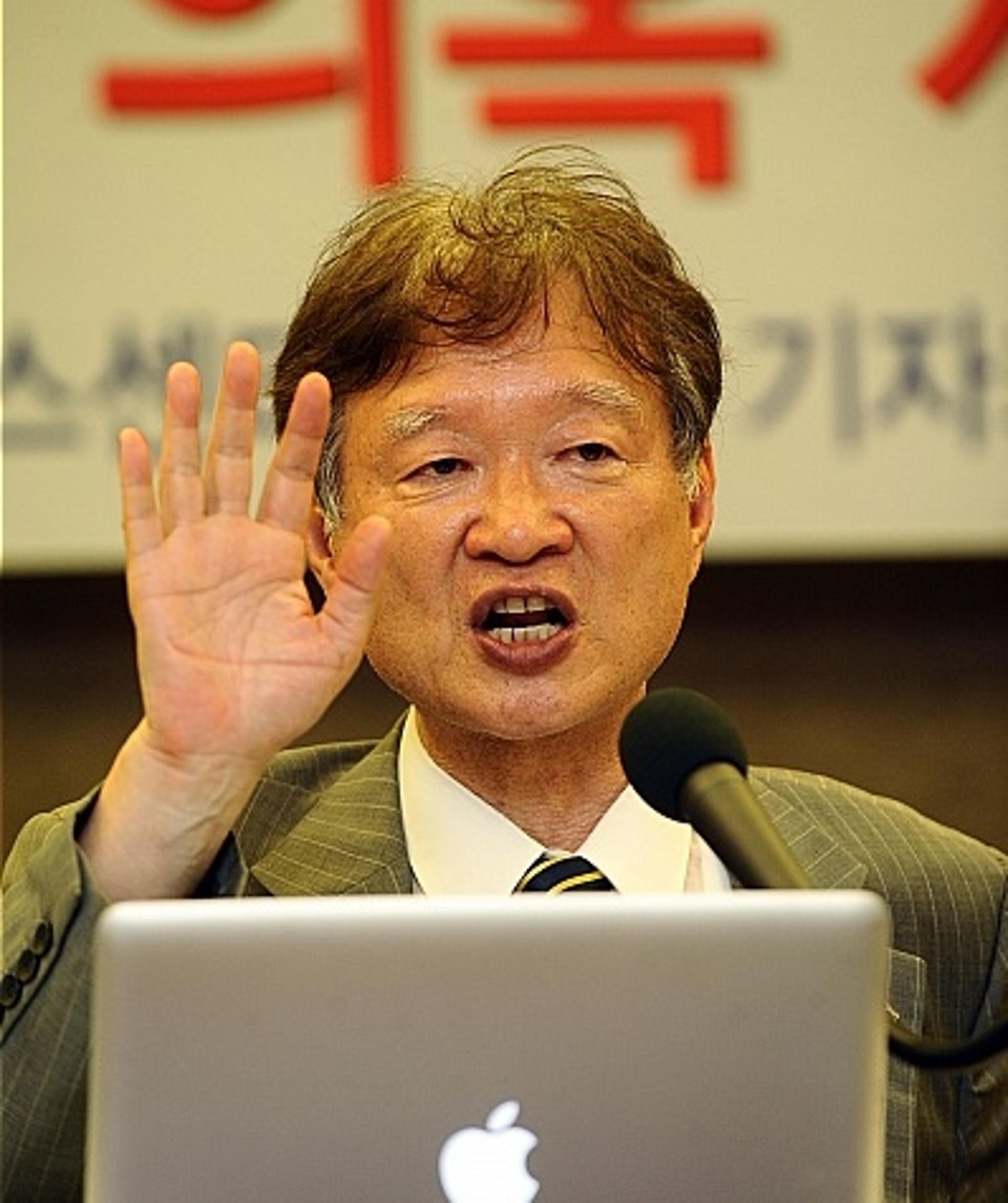 서석구 변호사 "촛불민심은 국민민심 아냐"… 영화 '변호인'의 그 재판관