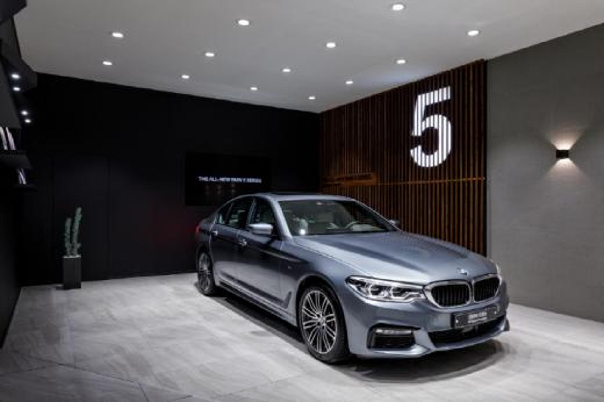 BMW, 신형 5시리즈 프리뷰 행사 진행… "VIP만 미리 모십니다"