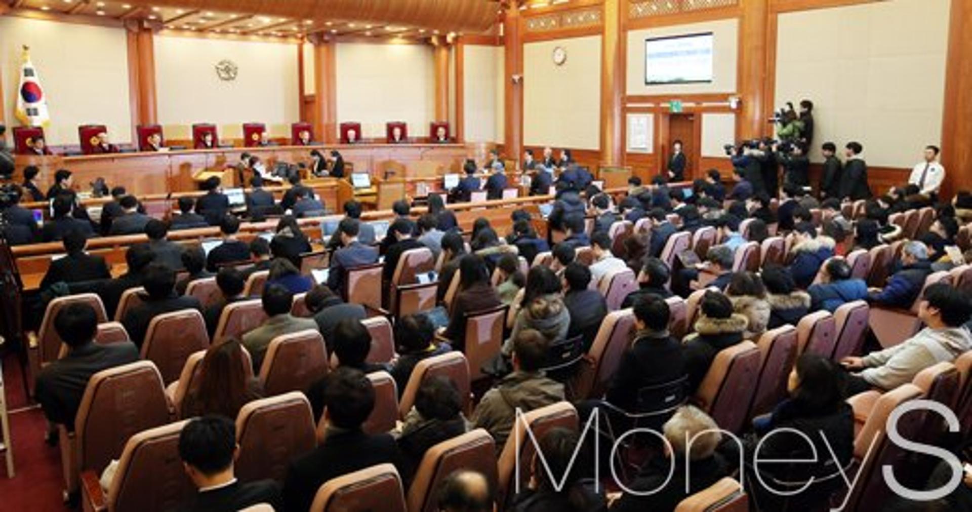 세월호 7시간 행적, 야당 "국민들 상대로 소설 쓰지 마라"