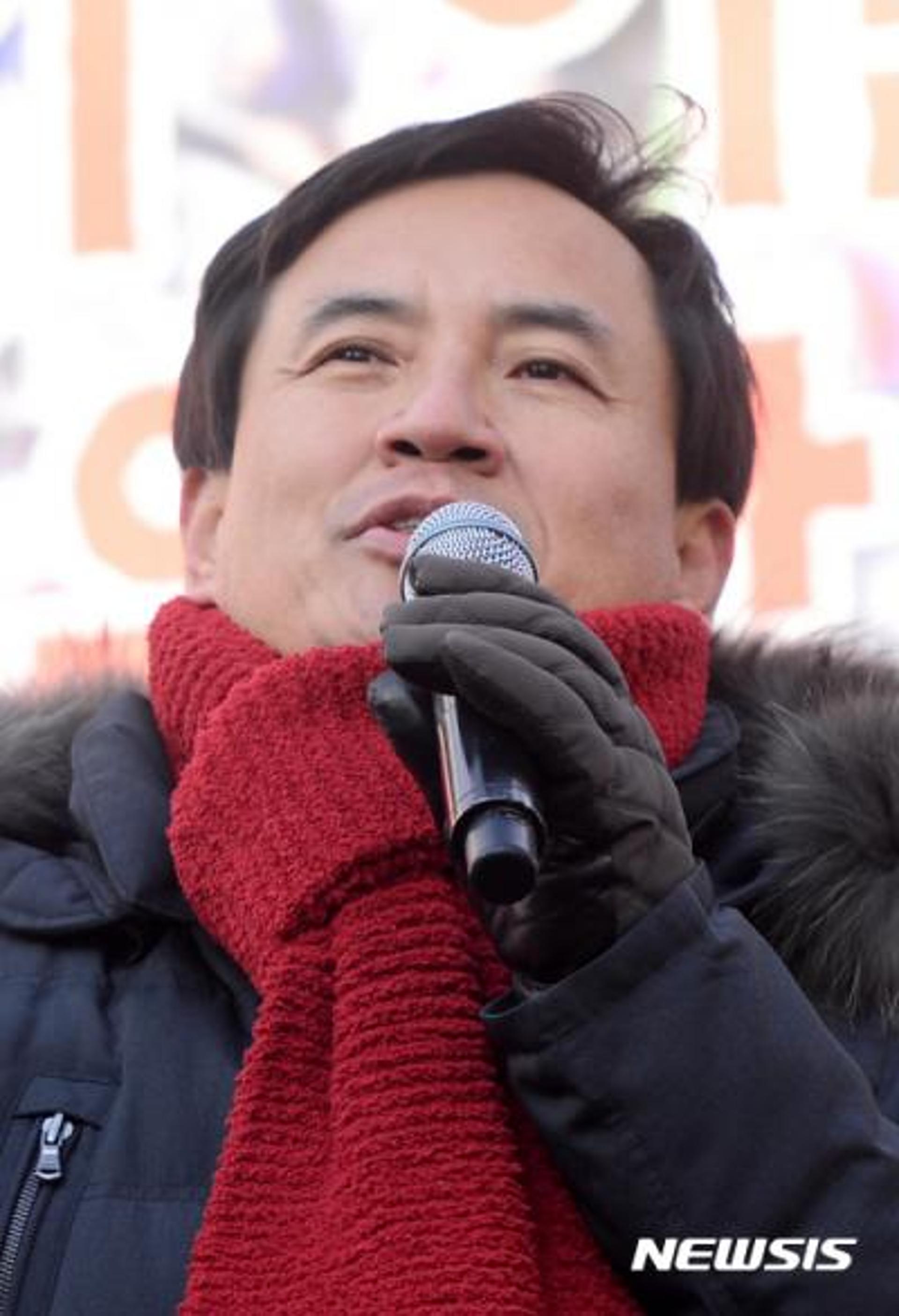 김진태 의원, 탄핵반대 집회 참가 "세월호 7시간 의혹, 인류 역사상 최악의 악질 선동"