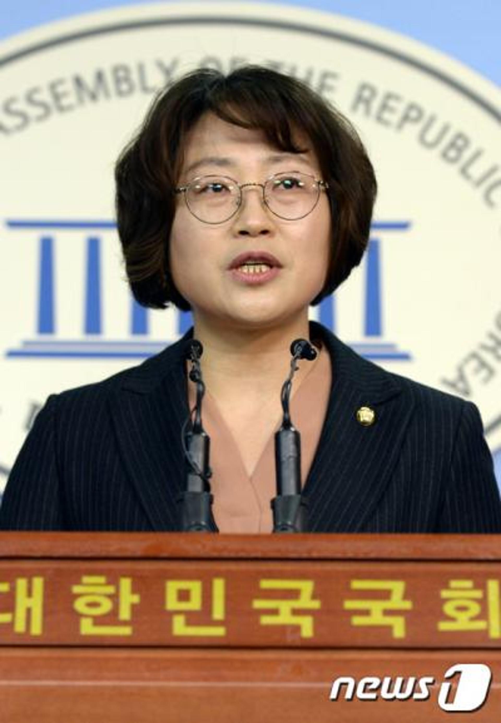 환생경제, 정의당 "새누리당, 여성 인권·인격 살인 운운은 블랙코미디"