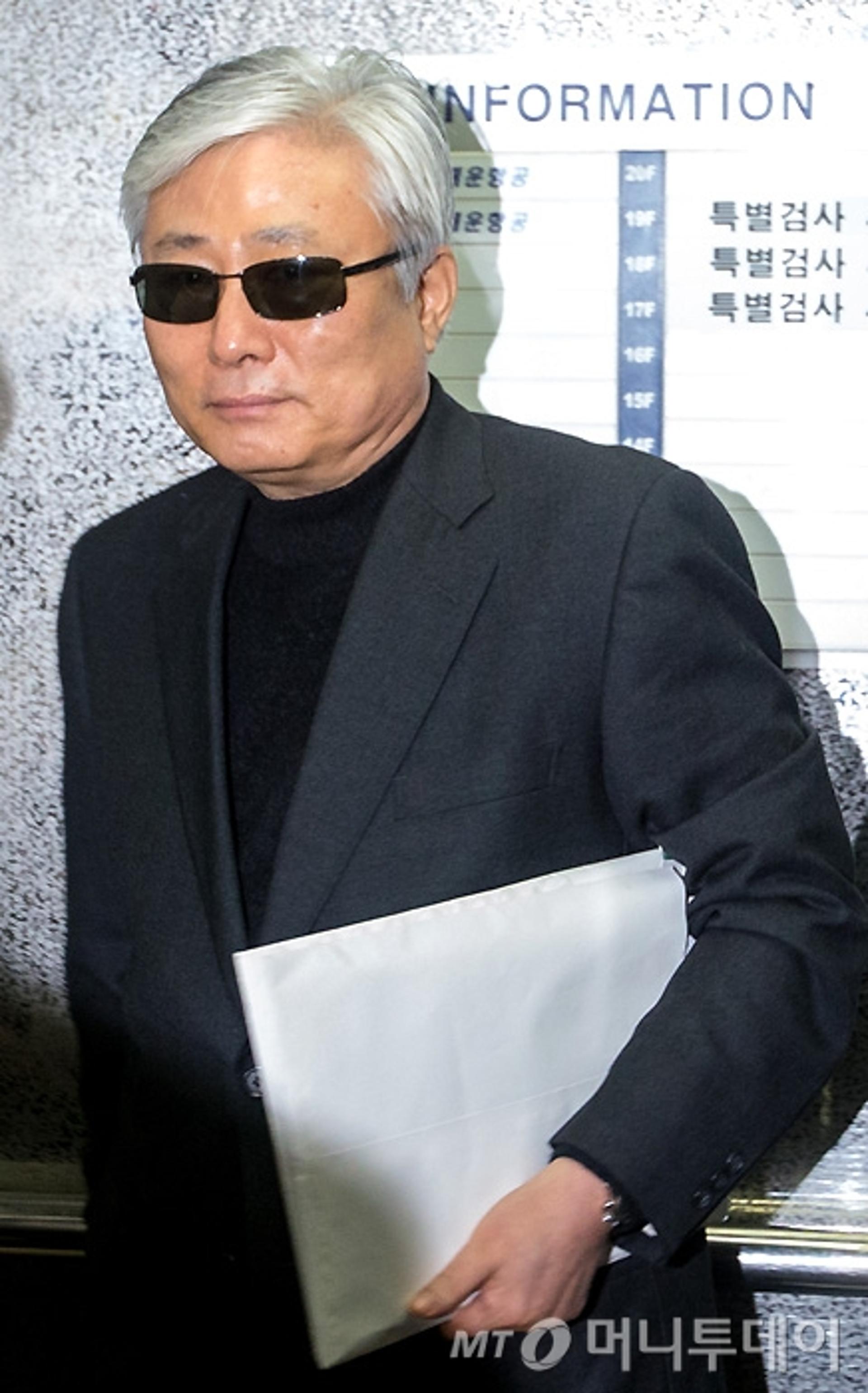 최순실 이복오빠 최재석씨, 특검에 '최태민 타살의혹' 자료 제출