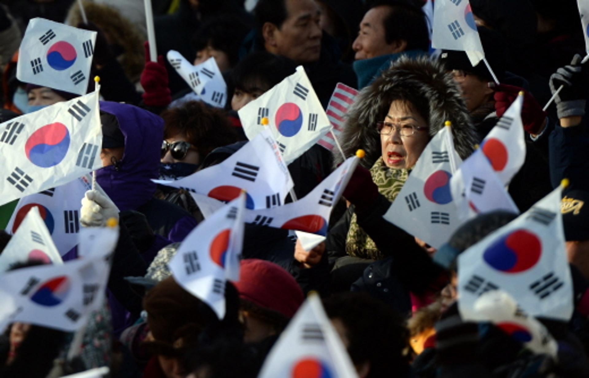 탄기국 “촛불집회는 문재인 사전 선거운동, 민심 아니다”