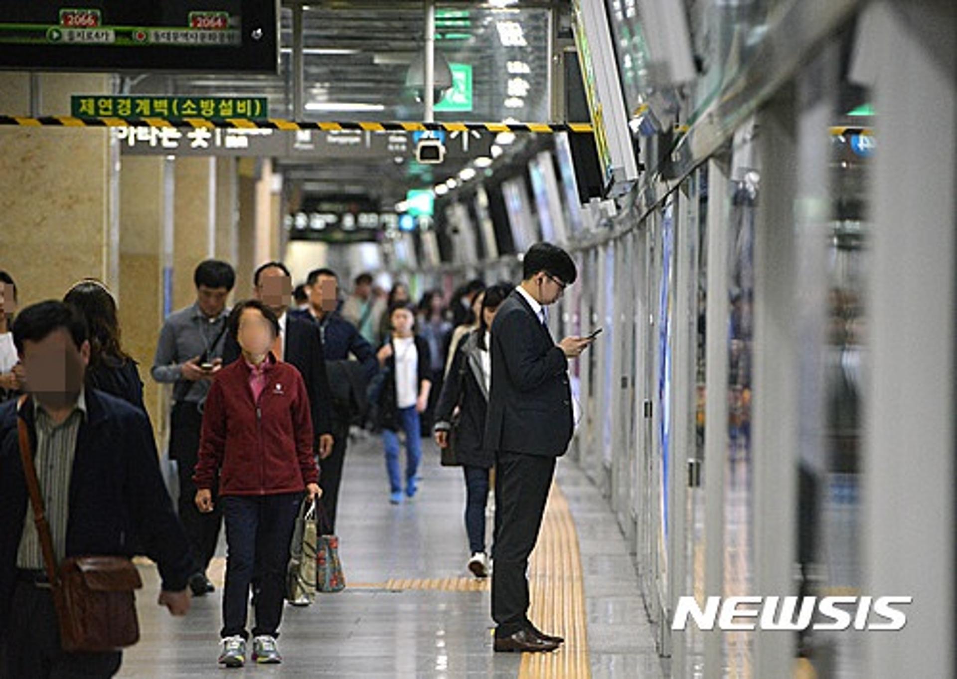분당선, 열차 운행 10분간 중단됐다 재개 "전기공급장치 이상"