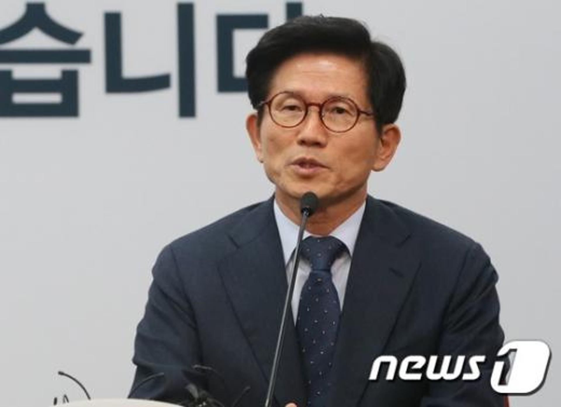 김문수 "탄핵반대집회 눈물 날 정도… 탄핵기각시 12월 선거, 날뛸 필요 없다"