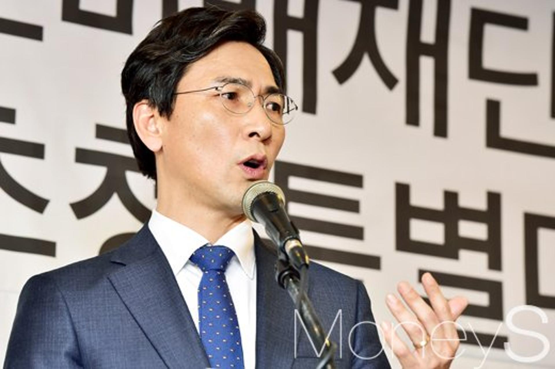 JTBC 뉴스룸, 안희정 '선한 의지 발언' 거듭 해명 "국정농단 정당화시킬 순 없어"