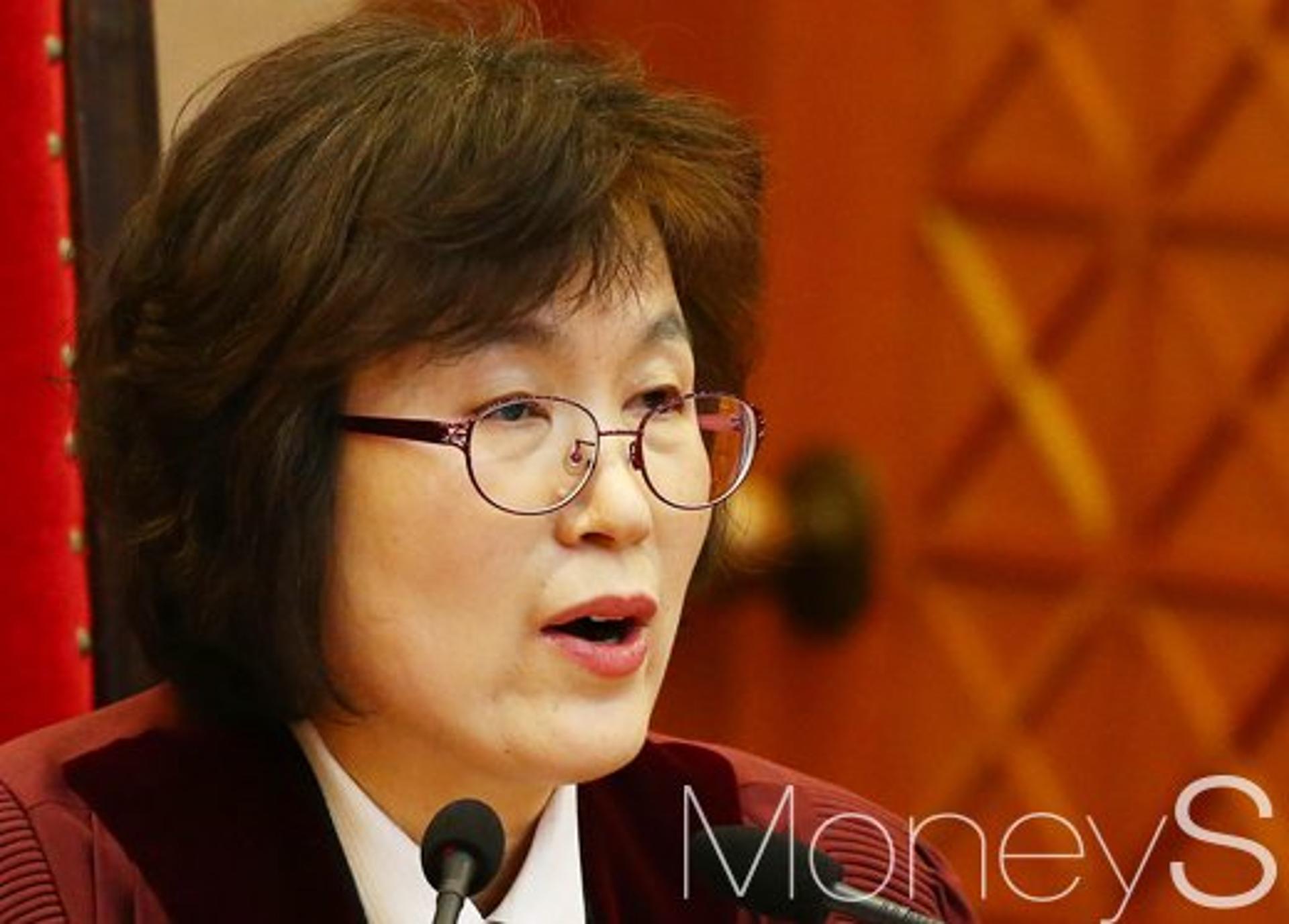[이정미 재판관 퇴임식] "분열과 반목 떨쳐내고 화합하고 상생하자"(속보)