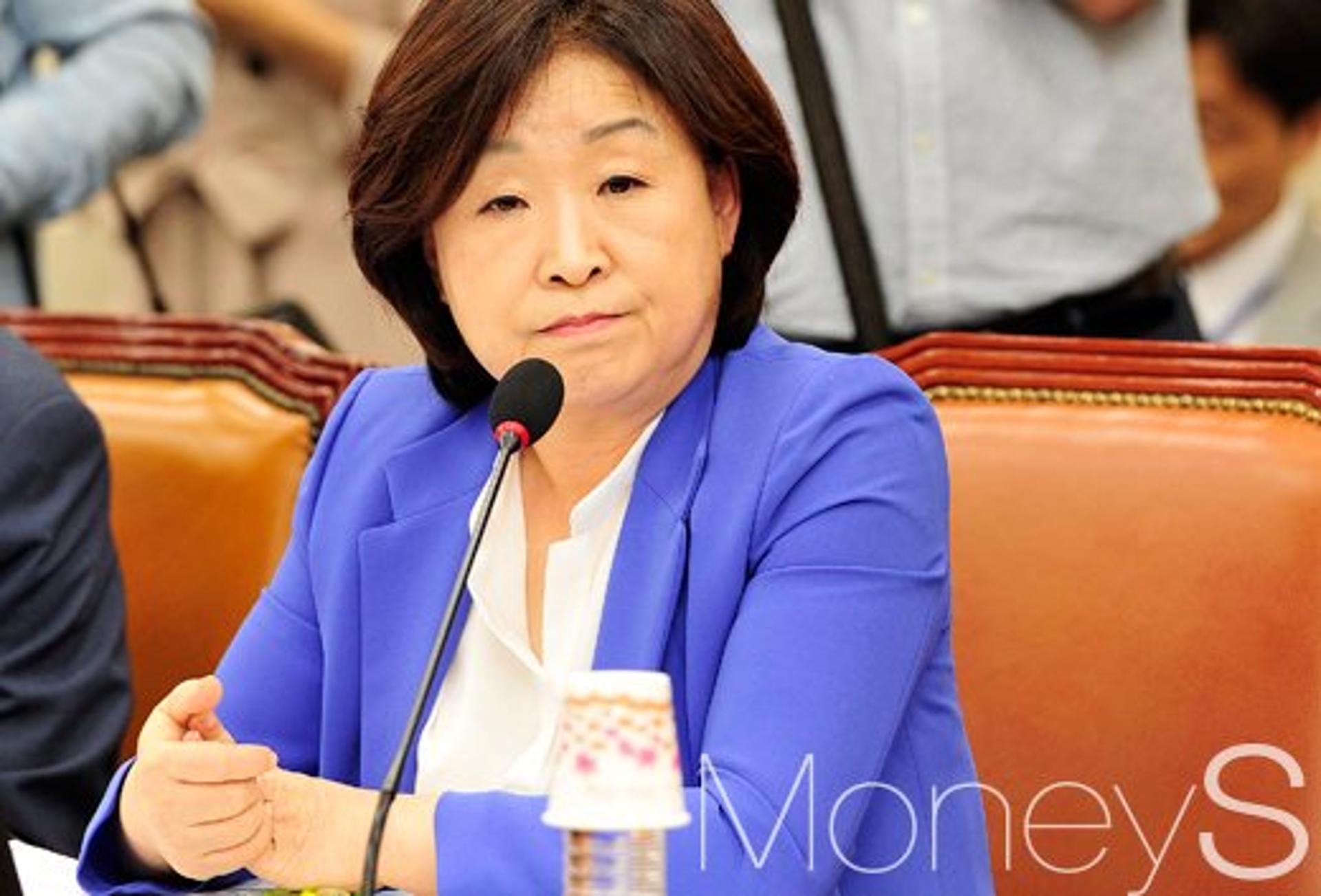 세월호 인양, 심상정 "미수습자 9명 가족 품으로 돌아가기를"
