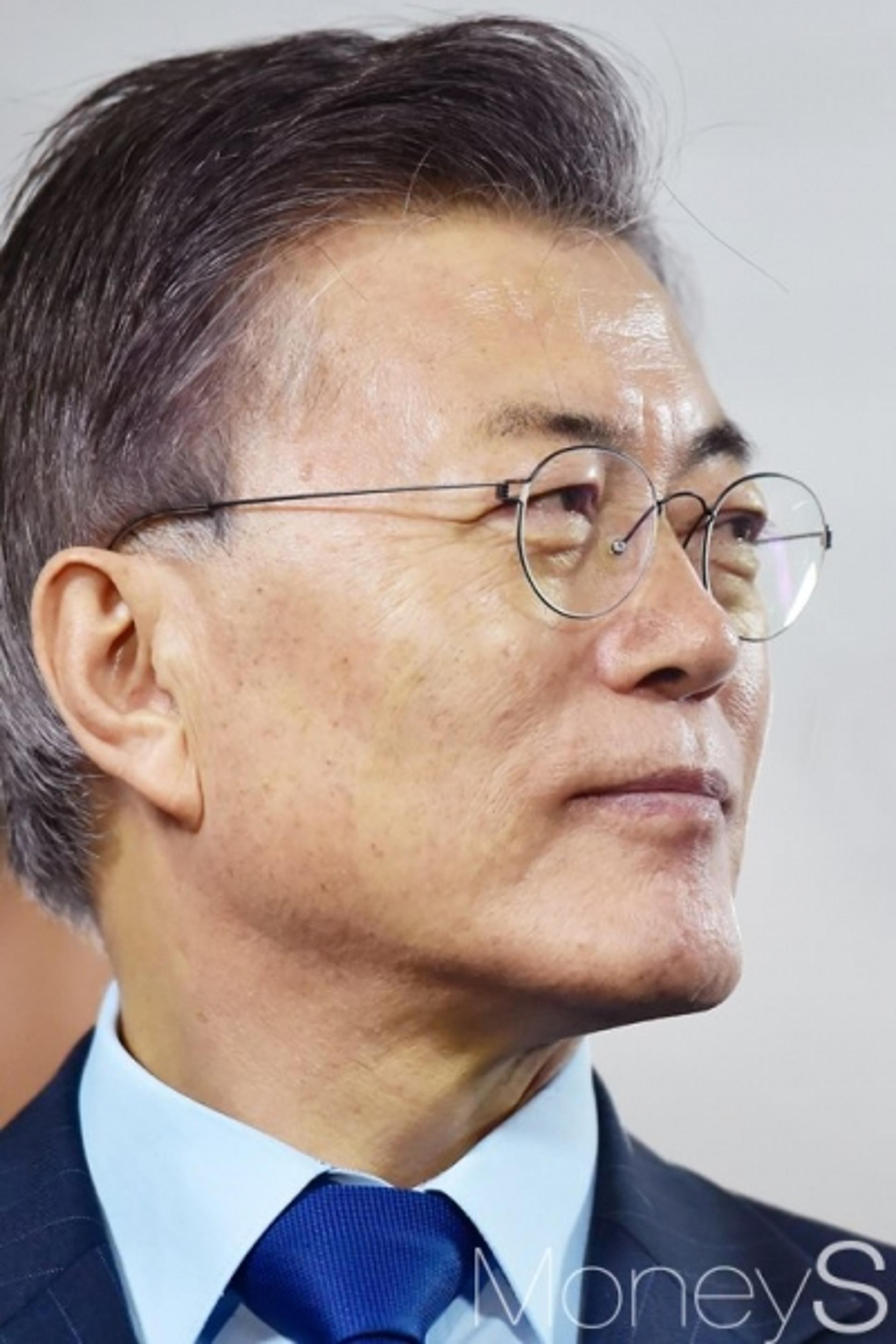 3년 만에 떠오른 세월호, 문재인 대선출마선언 연기 "영상 공개 적절치 않아"