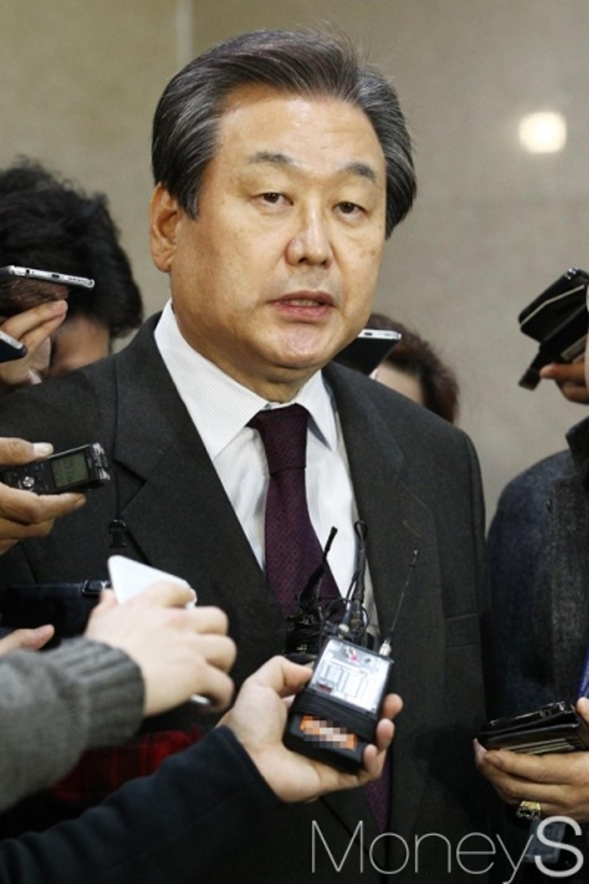 김무성, 안철수 회동설 부인 "연대방안 논의? 전혀 사실 아냐"