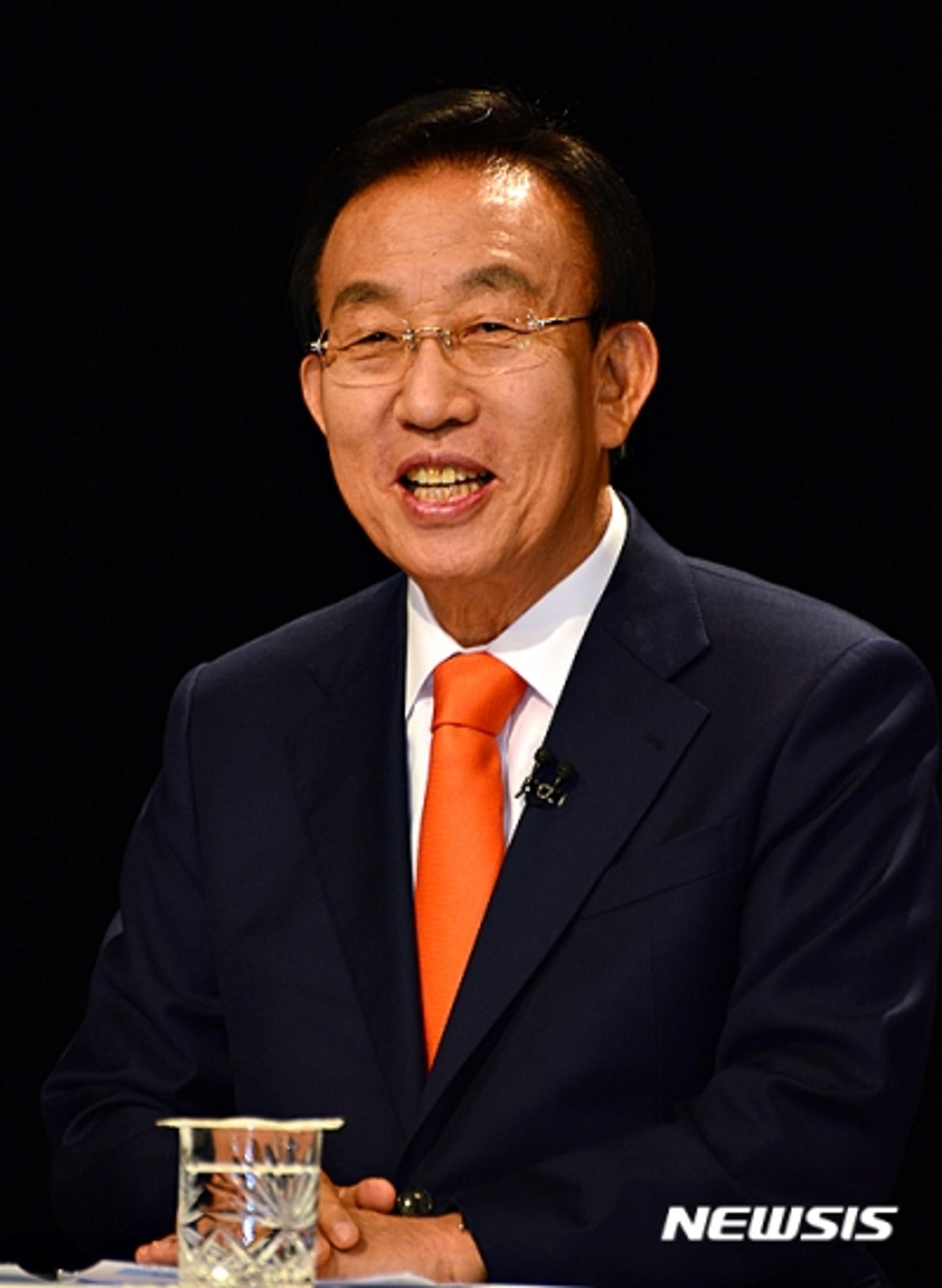 세월호 무사 인양 기원, 김관용 지사 "국민 모두의 아픔… 정치적 활용 안 돼"