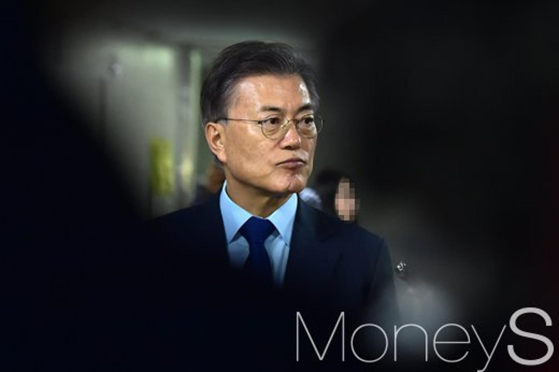 유승민 대선후보 확정, 문재인 "비전 아닌 비난으로 대통령 되려 해 유감"