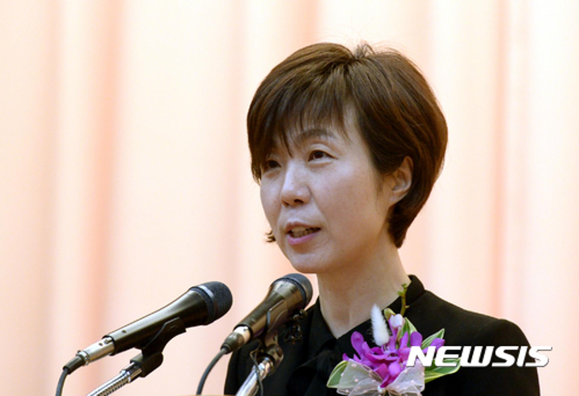 이선애 헌법재판관 취임식 "사회 통합 이바지… 갈등 해결에 최선"