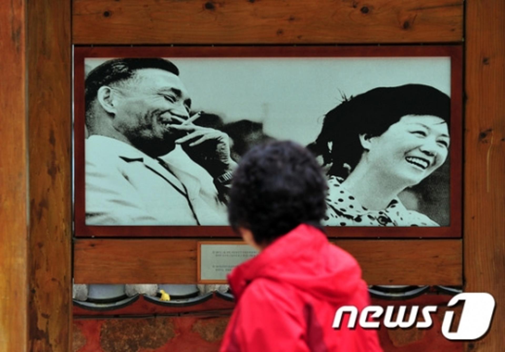 박근혜 전 대통령 구속 수감, '박정희 탄생 100돌 기념우표' 예정대로 발행?