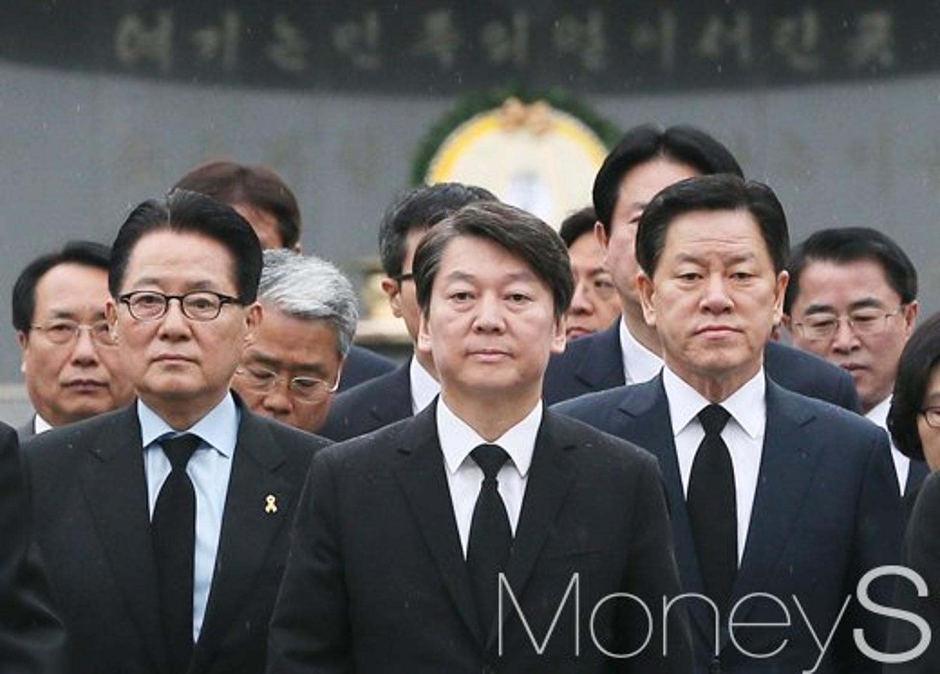 안철수 지지율, 국민의당 "너무 가팔라 두렵기까지… 일희일비 할 일 아냐"