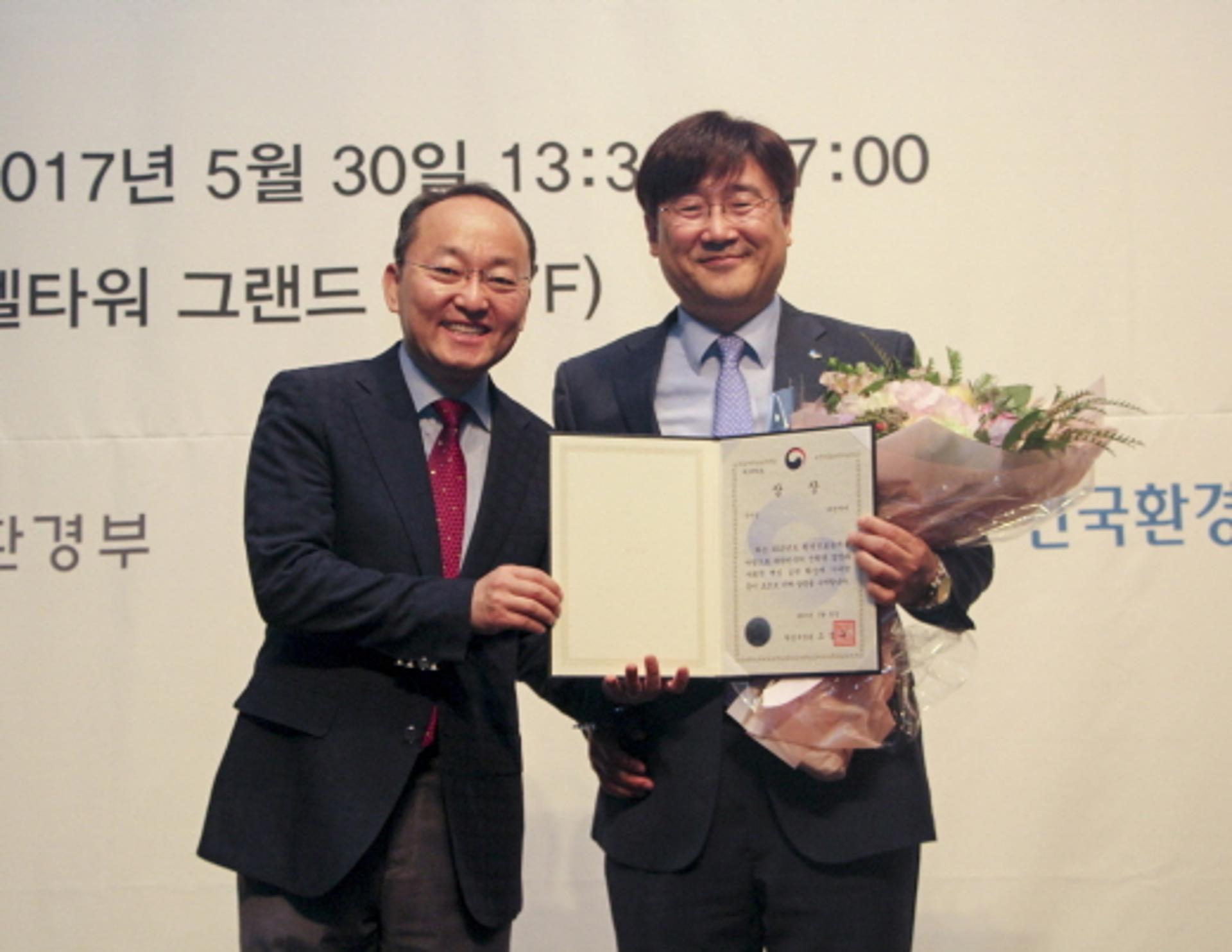 진에어, 이산화탄소 절감 노력 인정받았다… 환경부장관상 수상